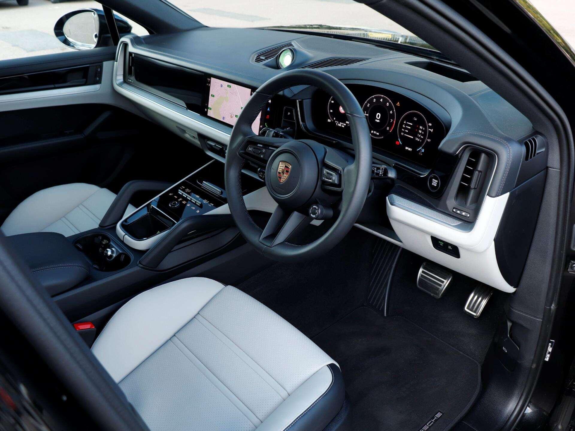 Porsche Cayenne view 10