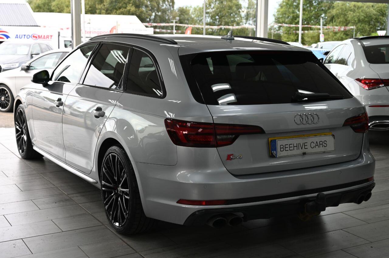 Audi S4 view 11
