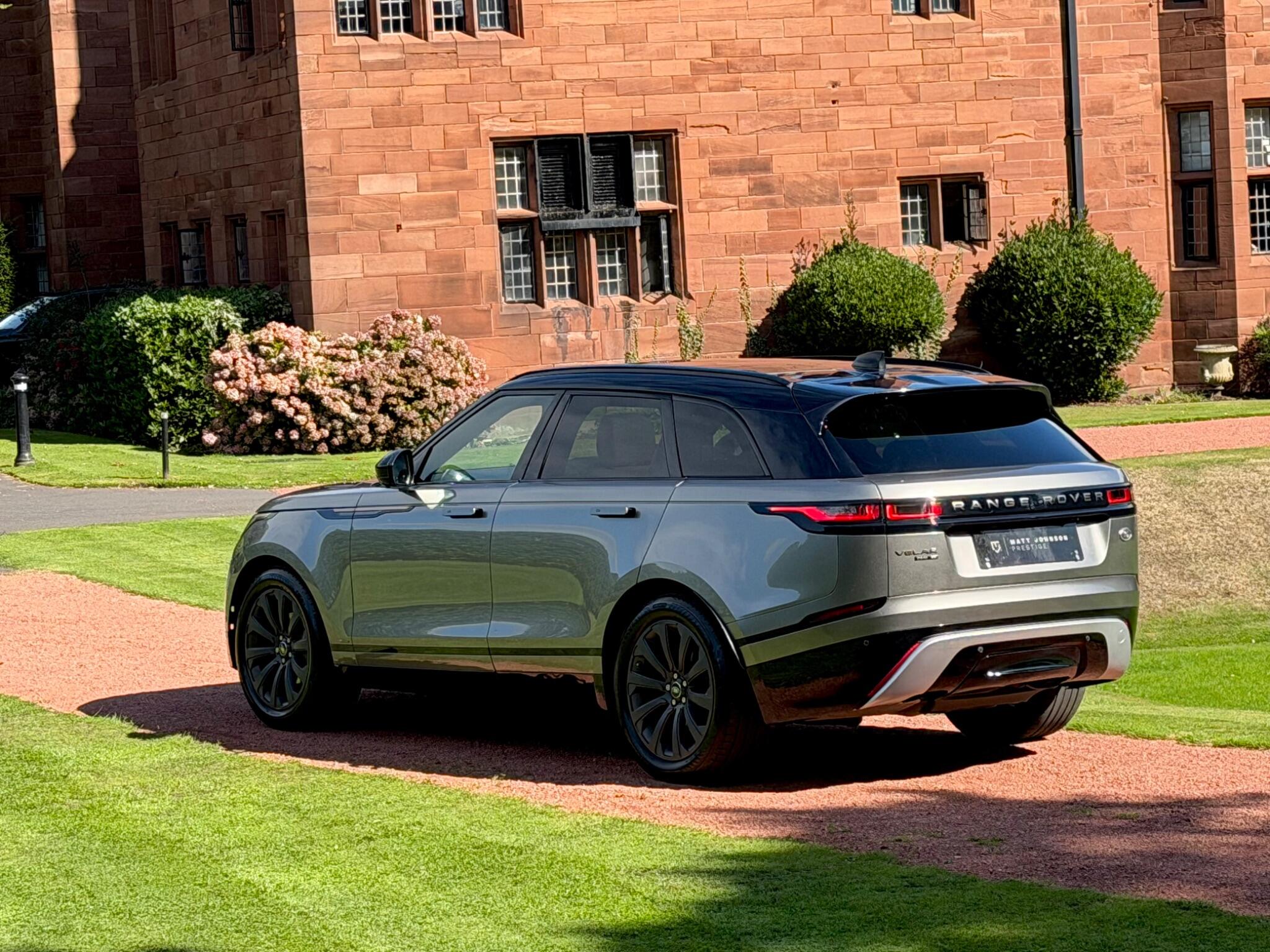 Land Rover Range Rover Velar view 3