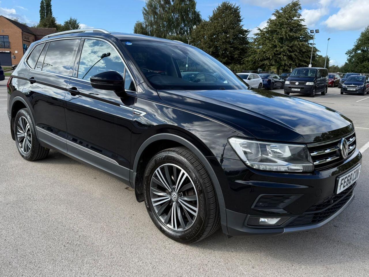 Volkswagen Tiguan Allspace view 10