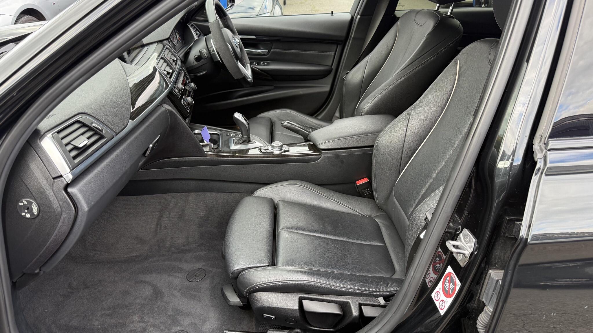 BMW 3 Series view 31