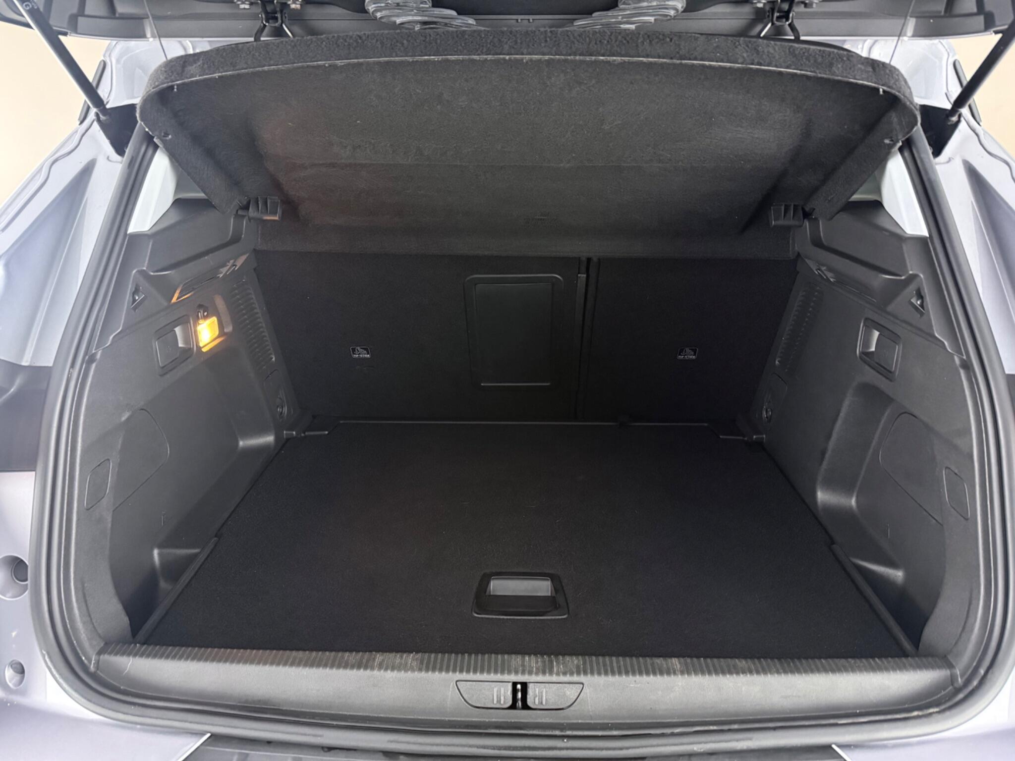Vauxhall Grandland X view 12