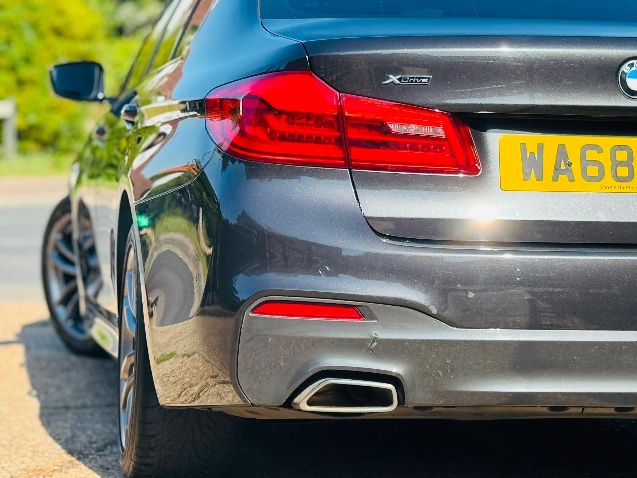 BMW 5 Series view 14