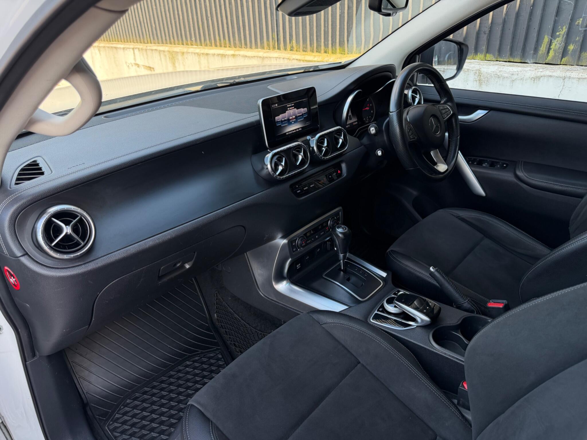 Mercedes-Benz X-Class view 31