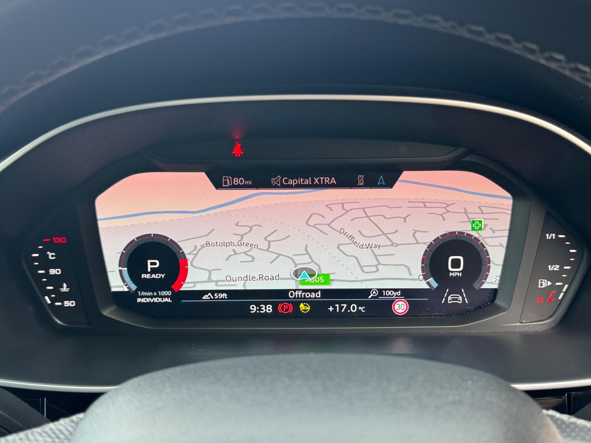 Audi Q3 view 20