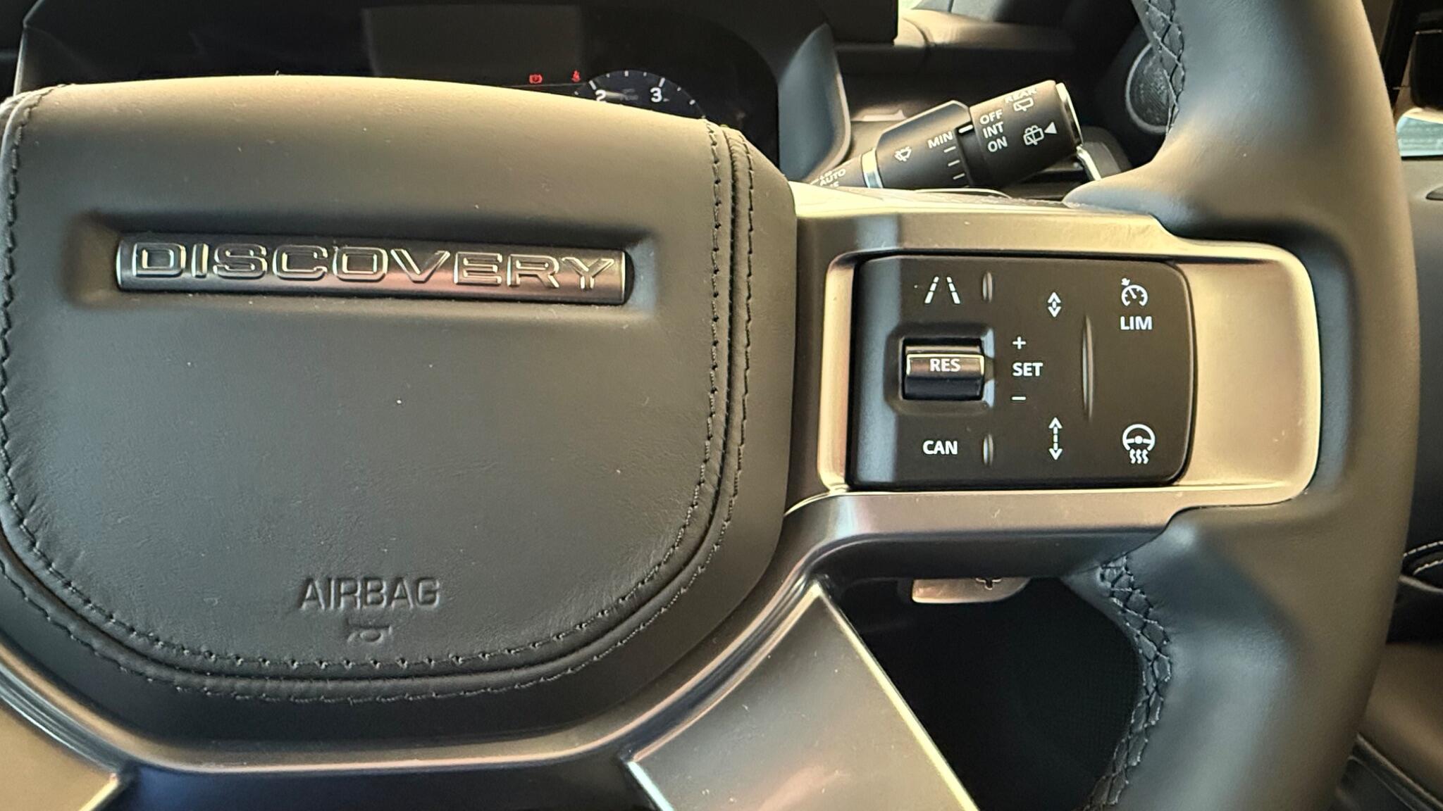 Land Rover Discovery view 10