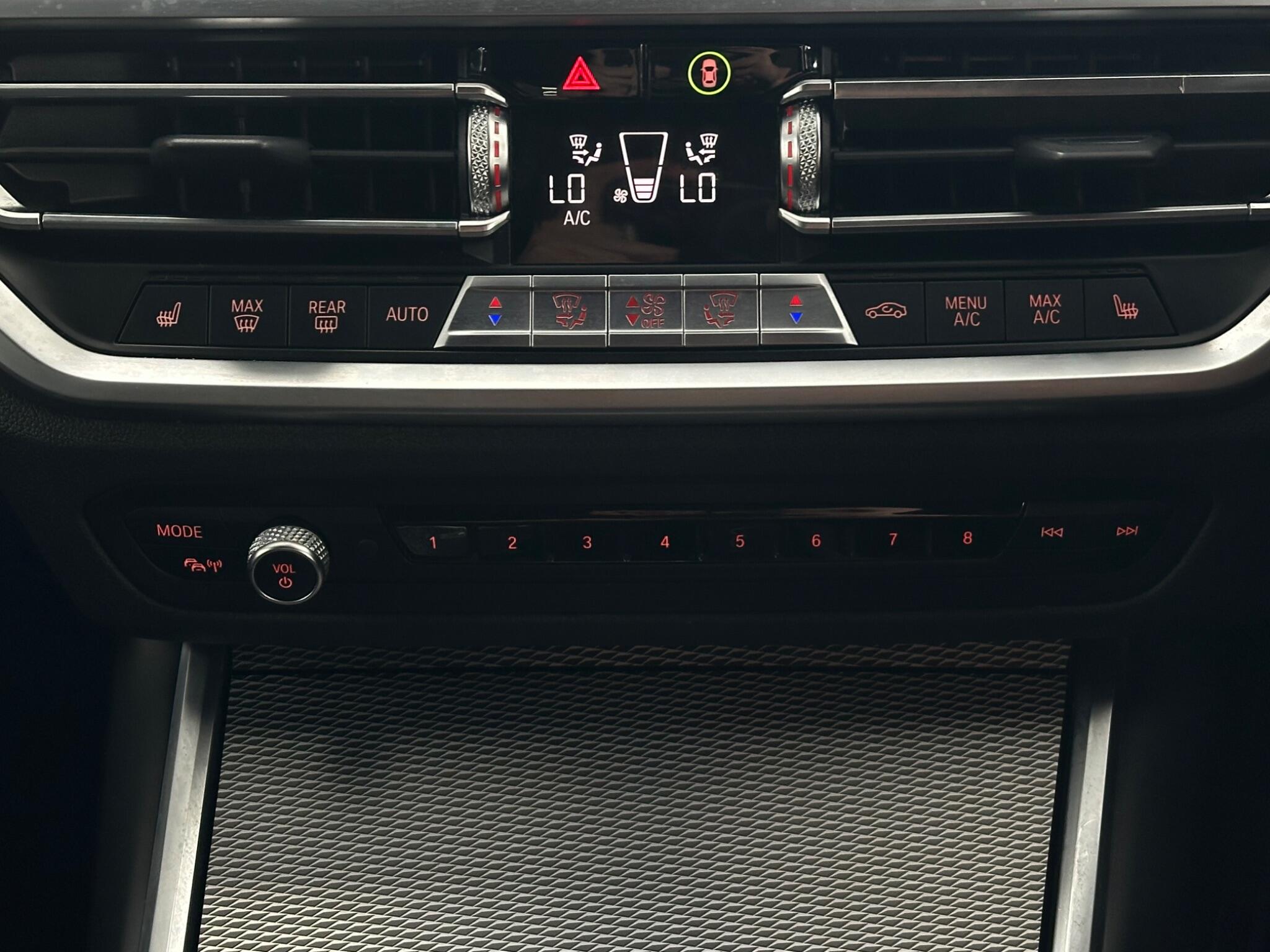 BMW 3 Series view 28