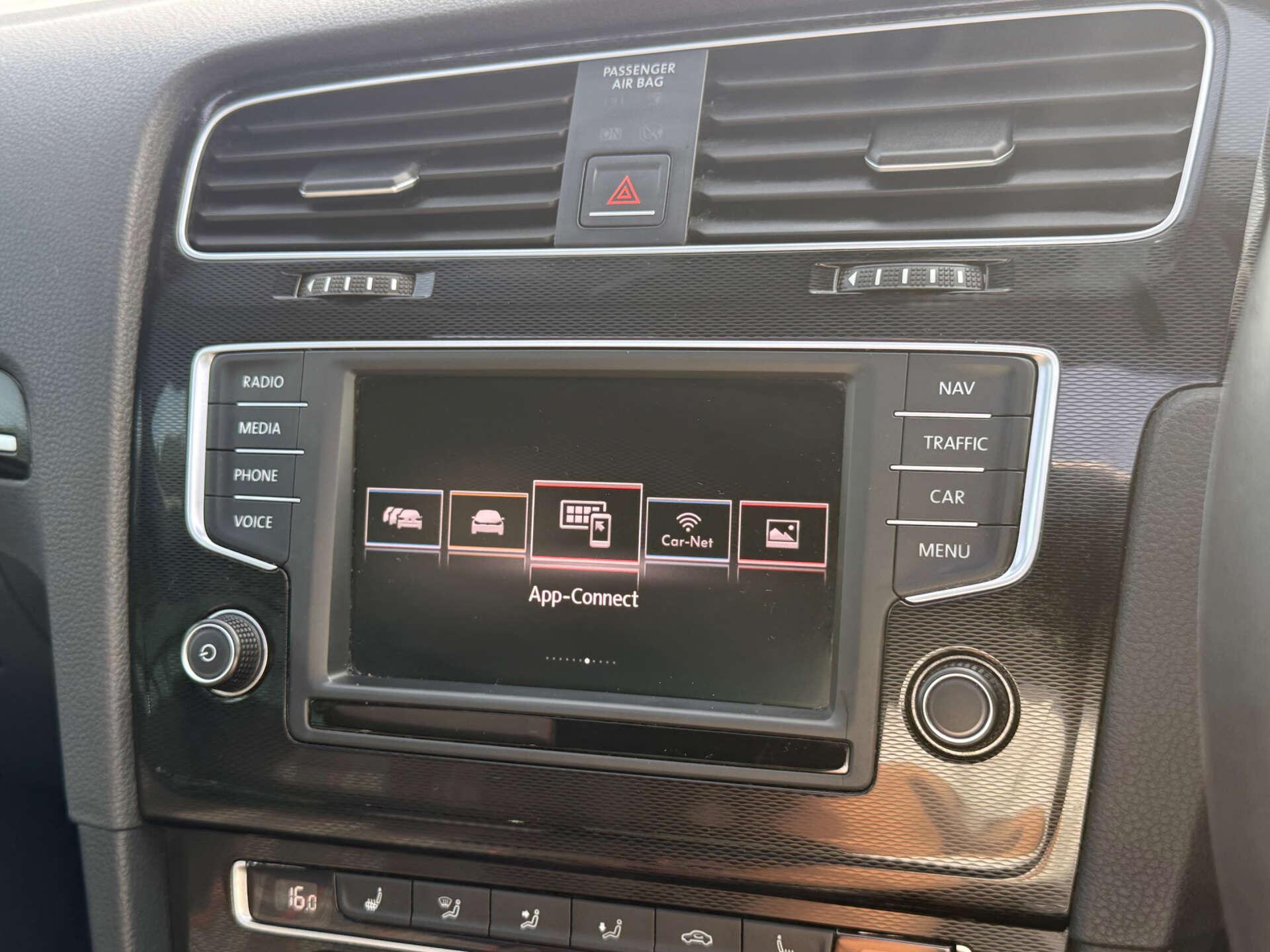 Volkswagen Golf view 58
