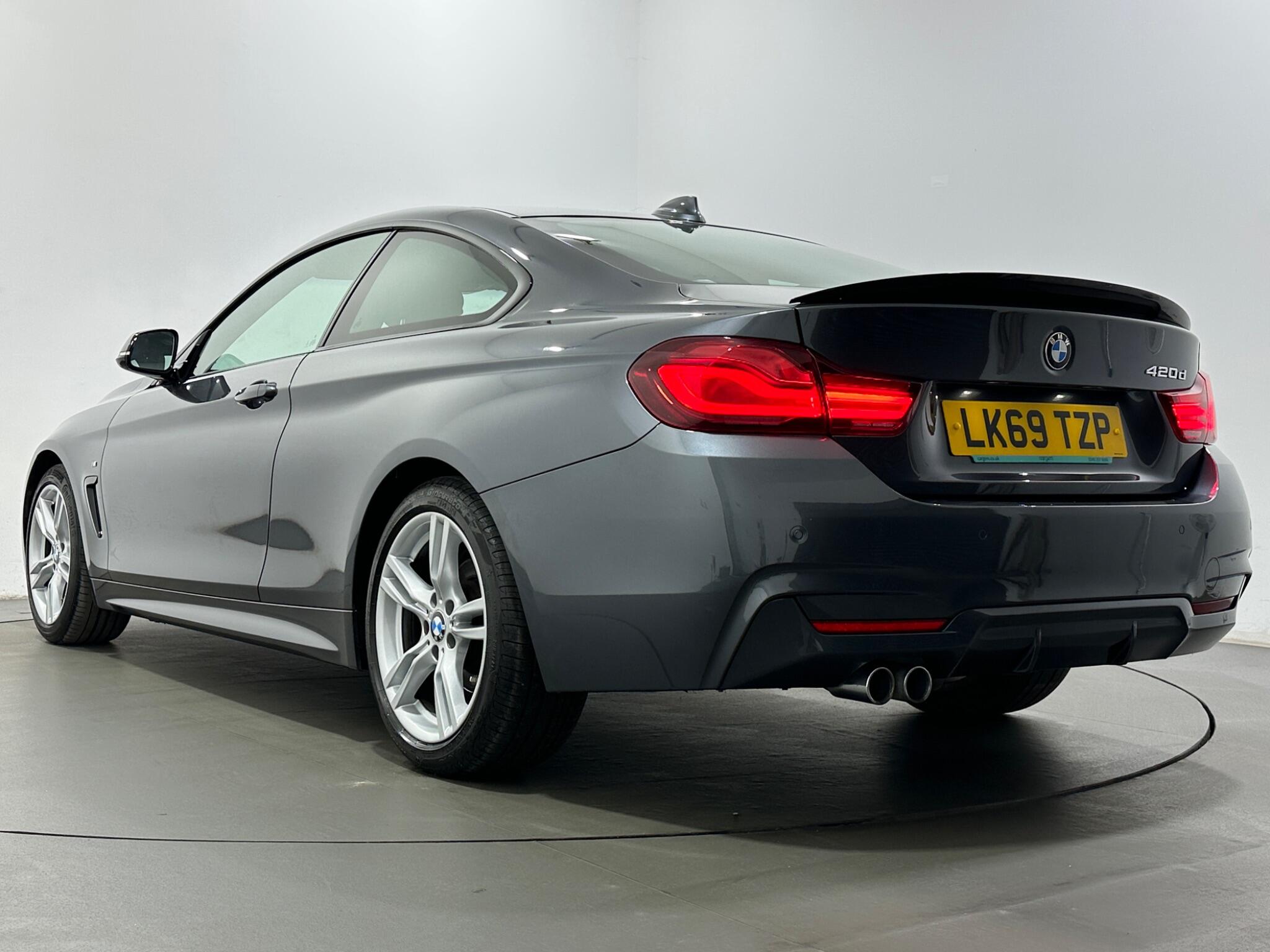 BMW 4 Series view 45