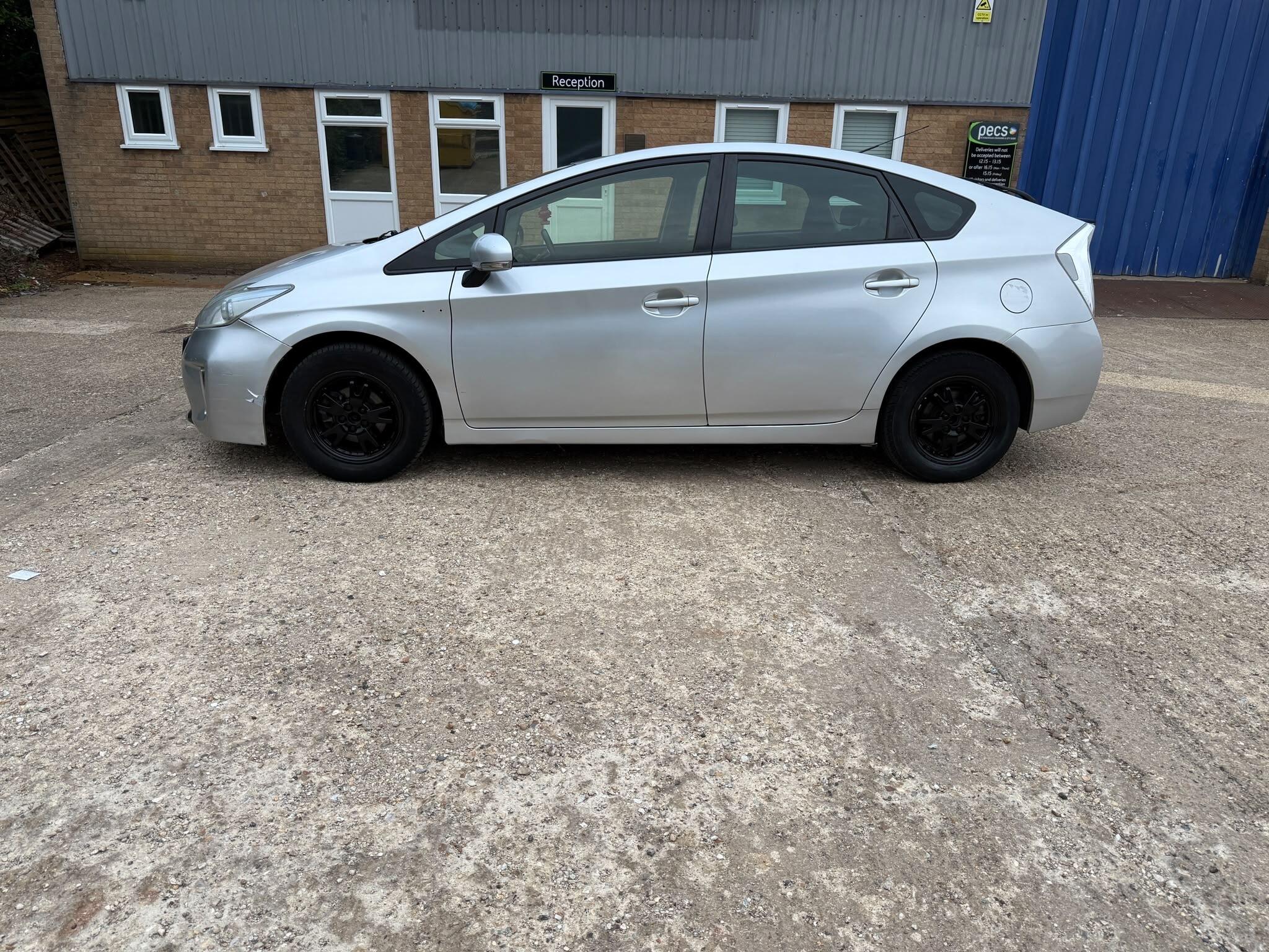 Toyota Prius view 10