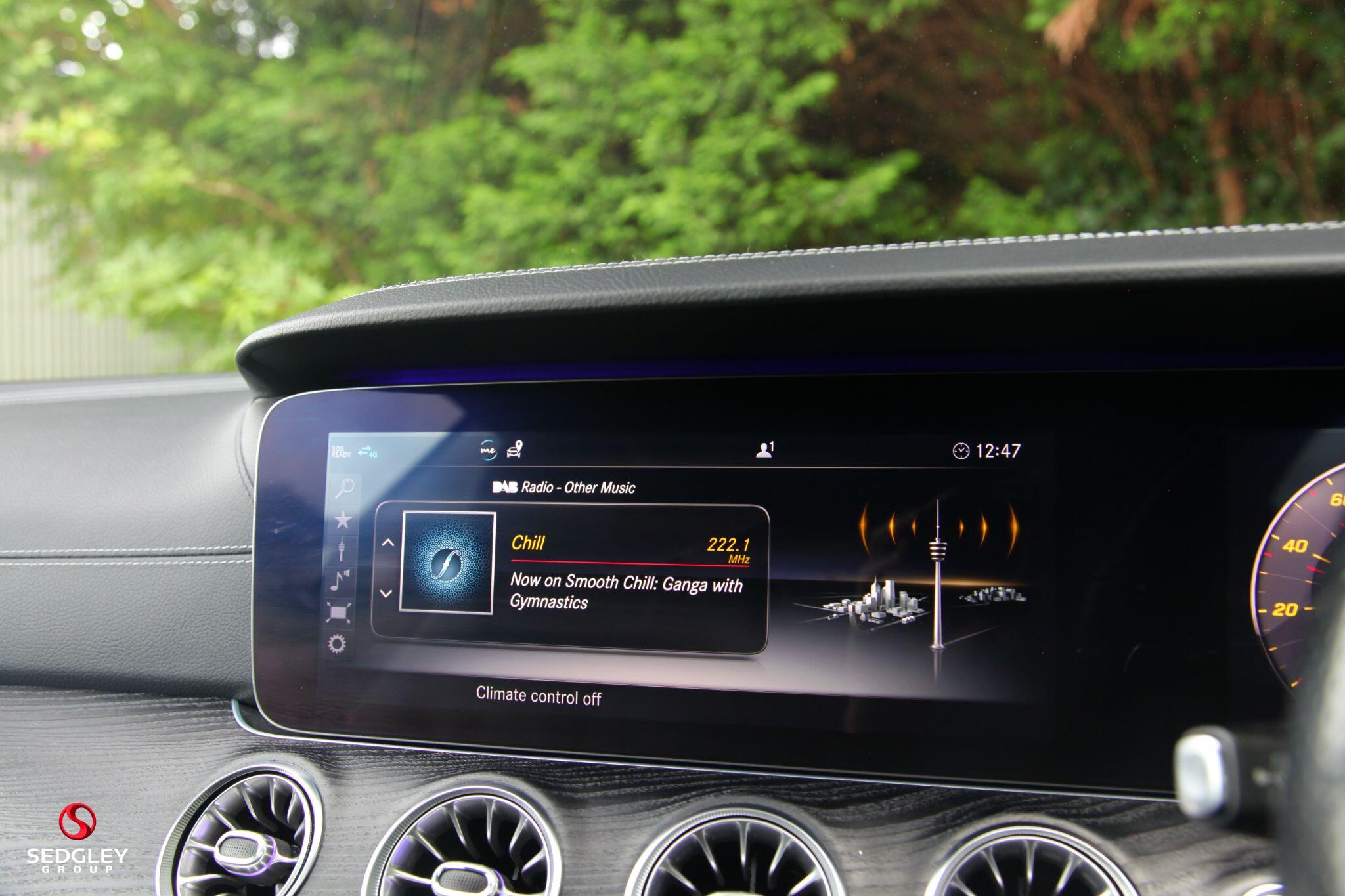 Mercedes-Benz E Class view 28