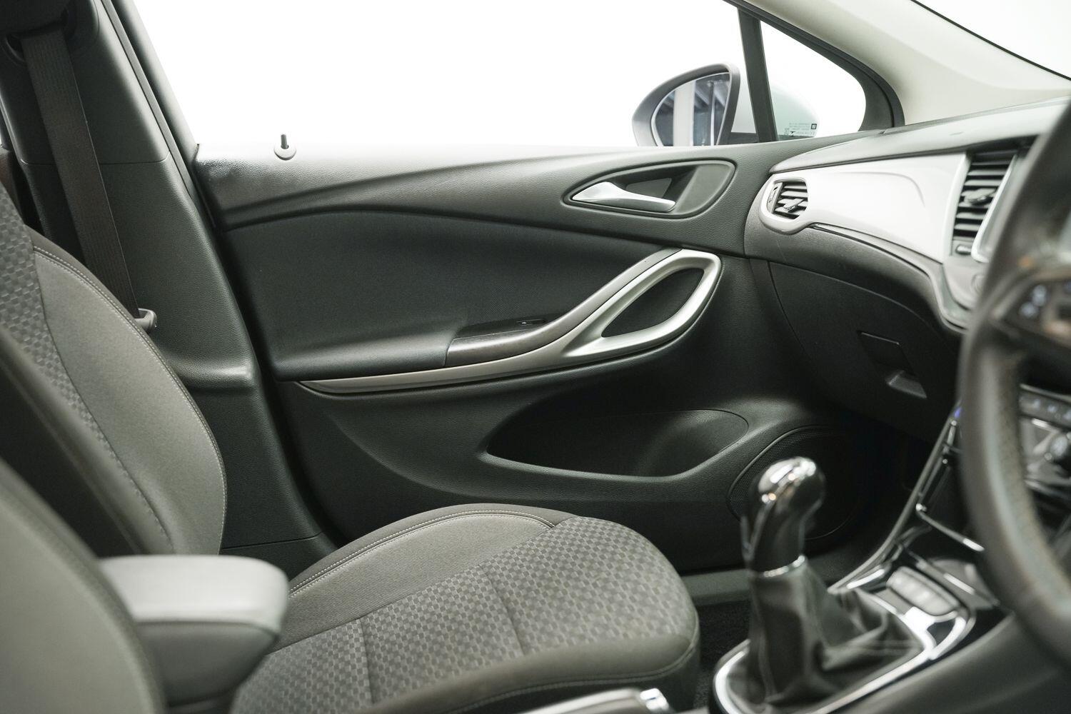 Vauxhall Astra view 9