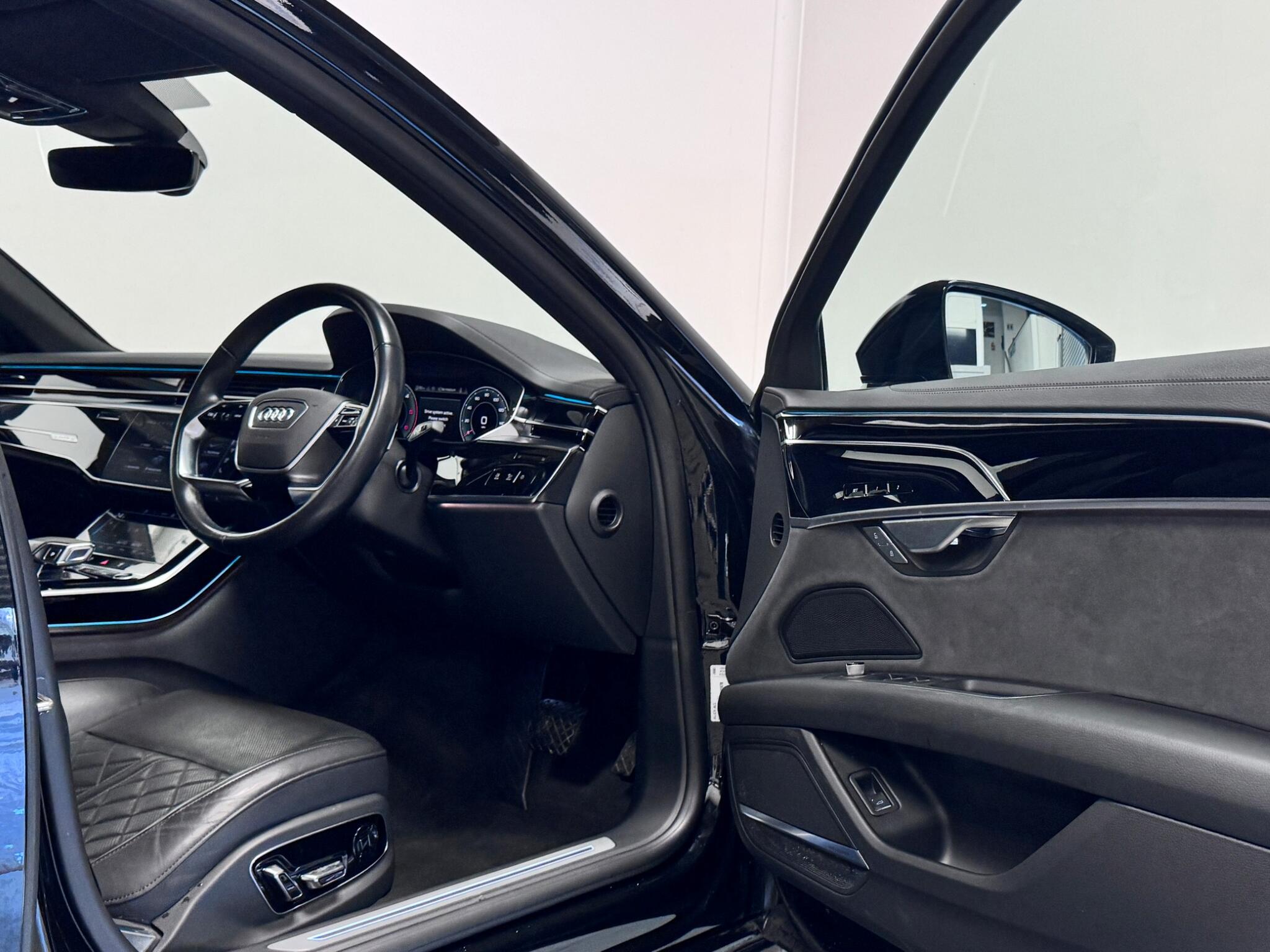 Audi A8 view 14