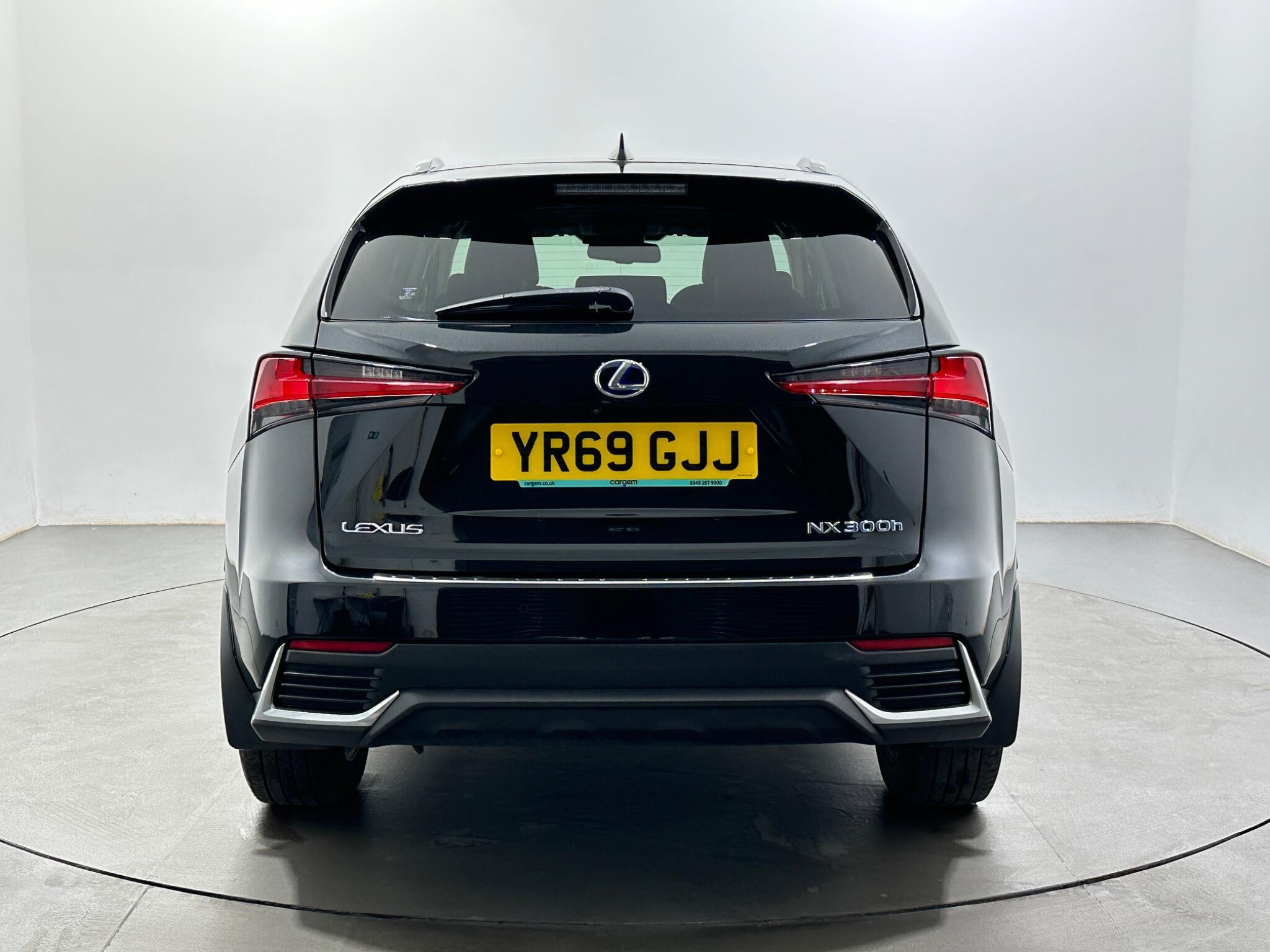 Lexus NX view 7