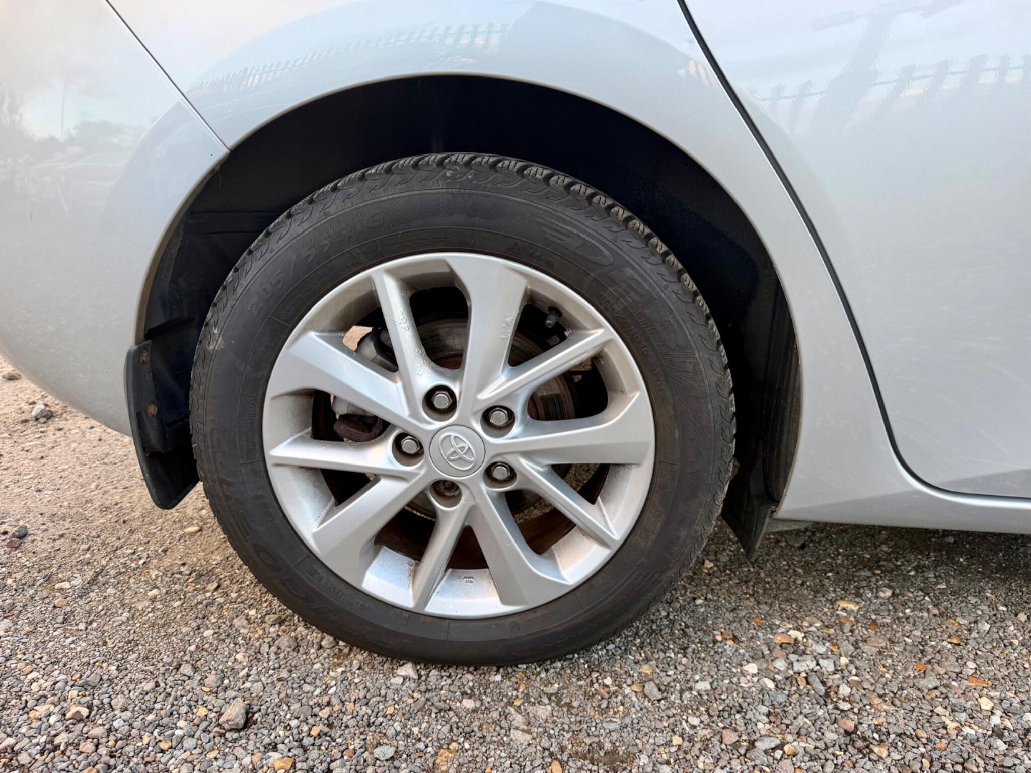 Toyota Auris view 41