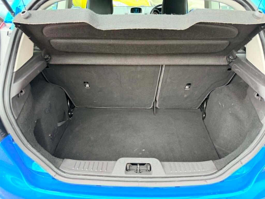 Ford Fiesta view 12