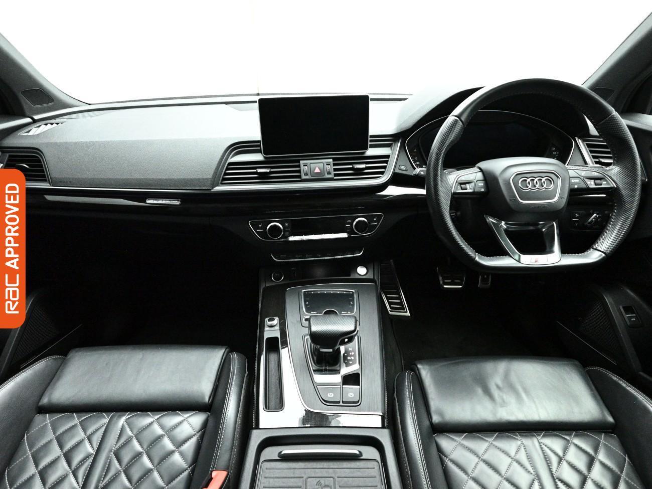 Audi Q5 view 2