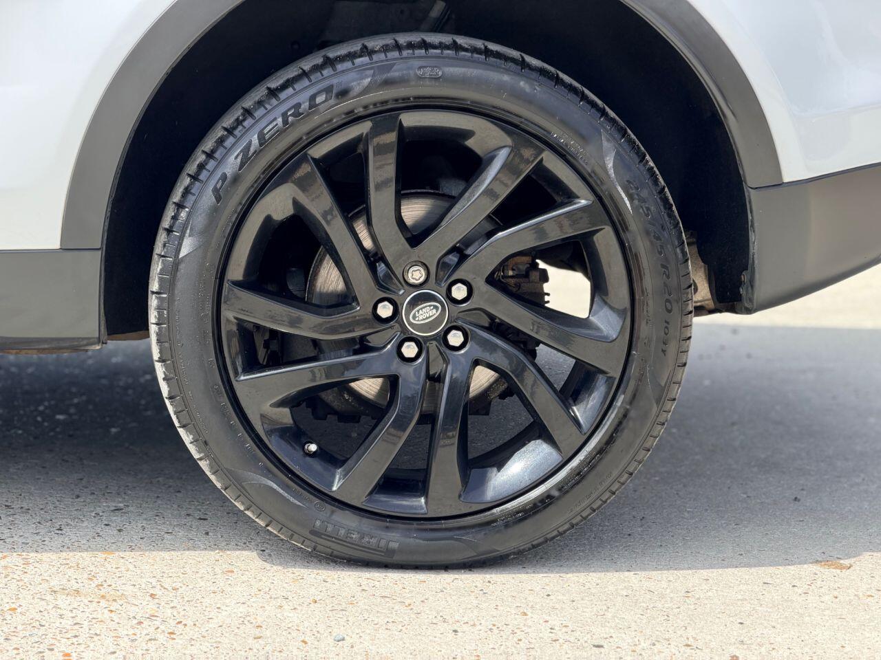 Land Rover Discovery Sport view 10