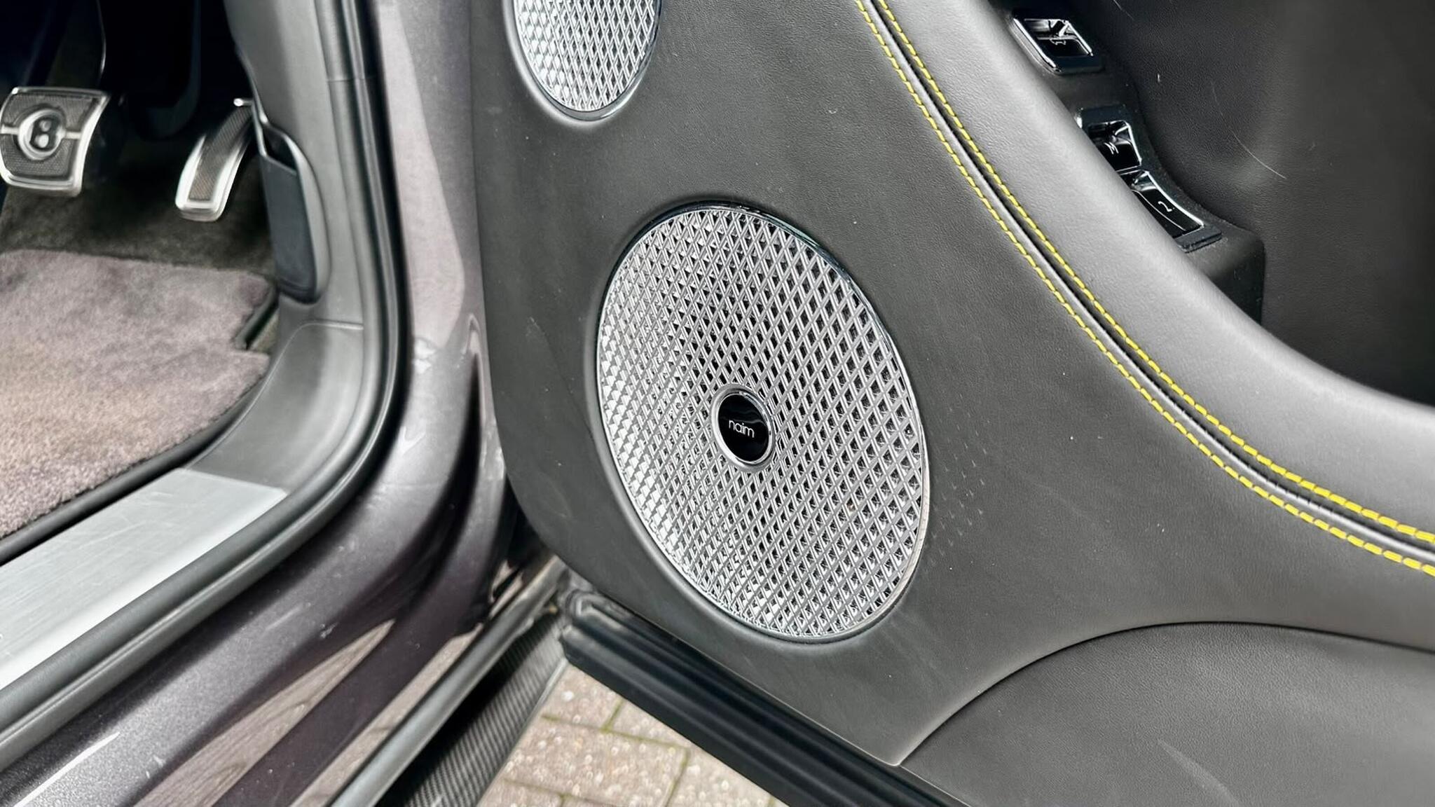 Bentley Bentayga view 73