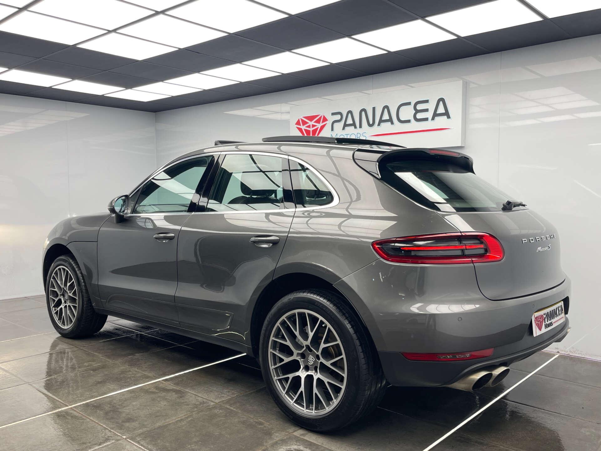 Porsche Macan view 35