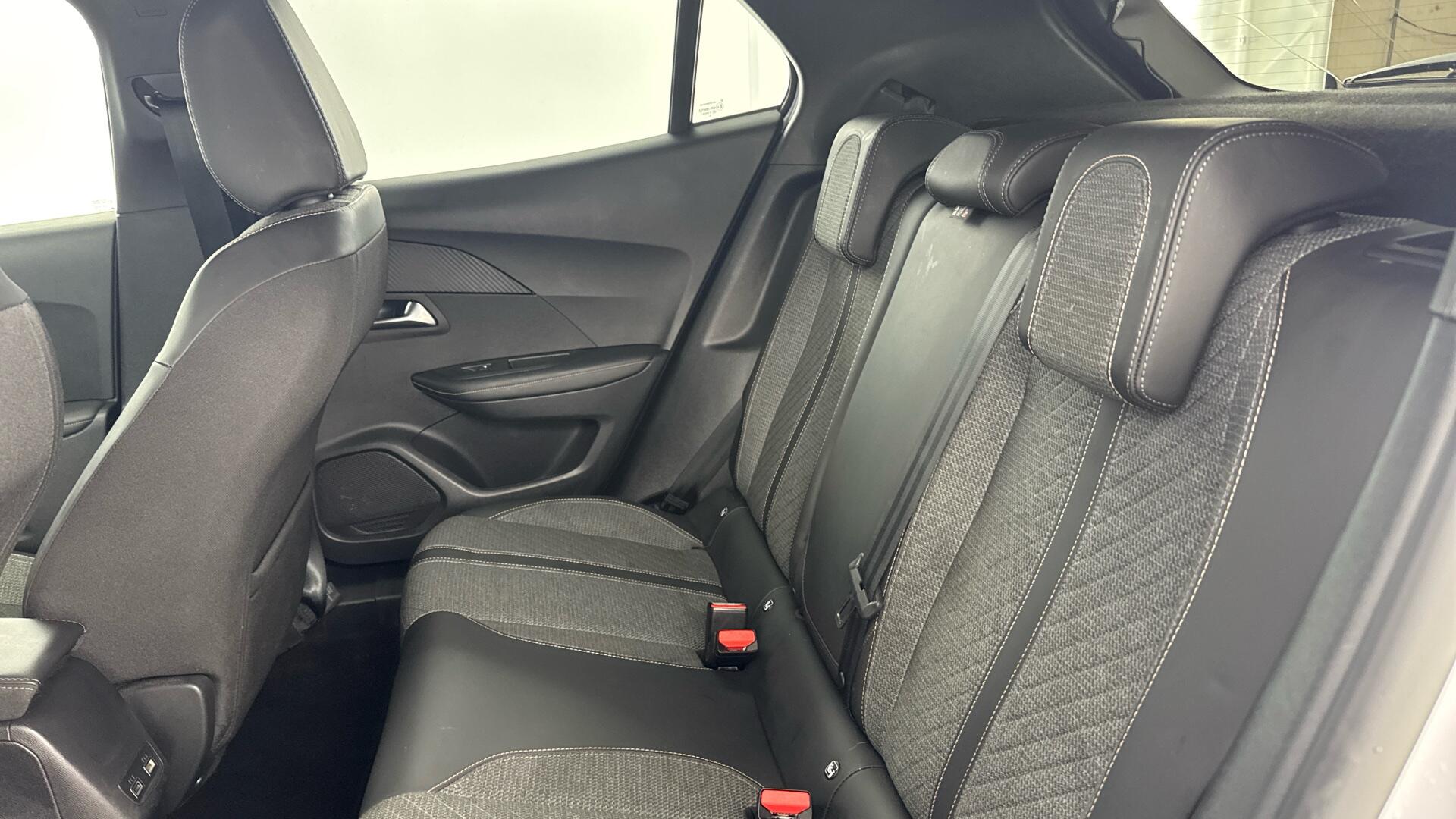 Peugeot 2008 view 14