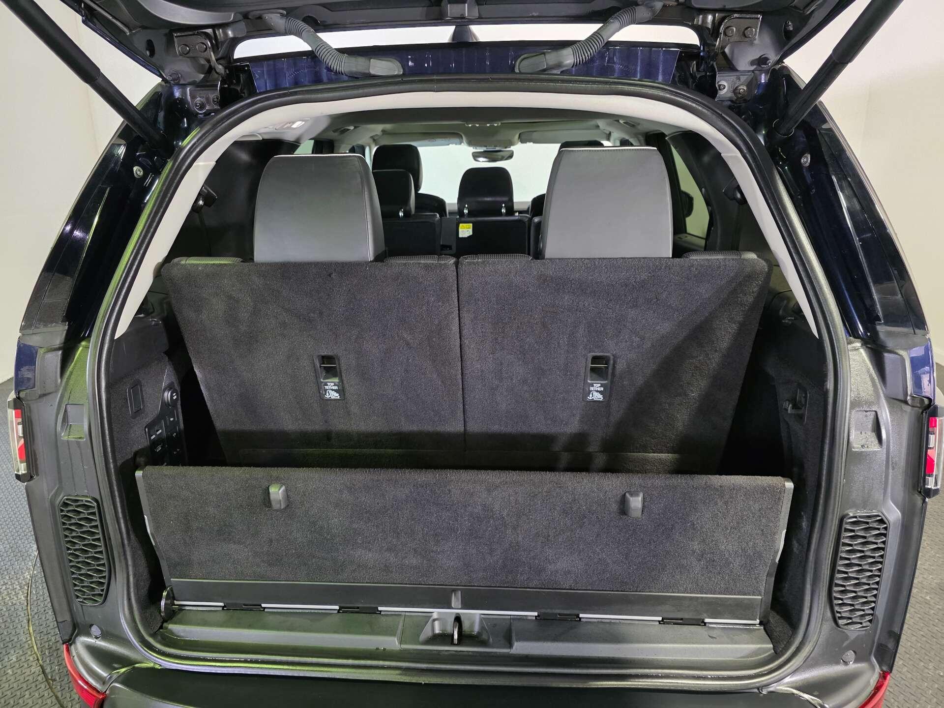 Land Rover Discovery view 20
