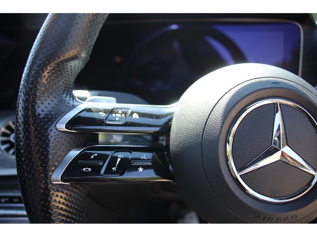 Mercedes-Benz E Class view 21