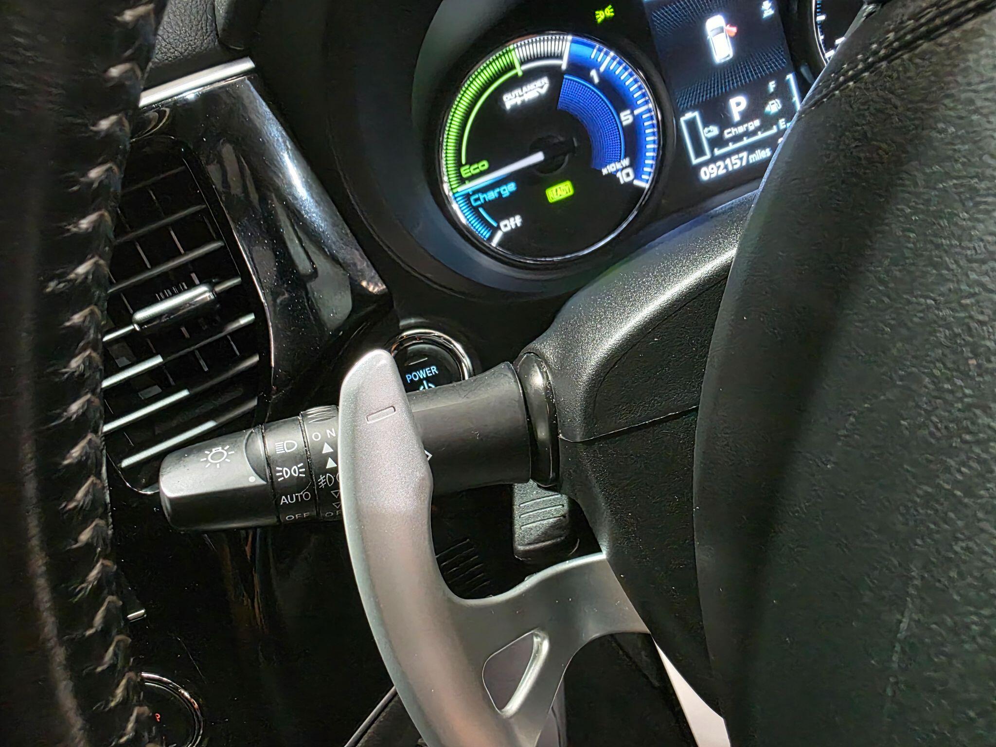 Mitsubishi Outlander view 19