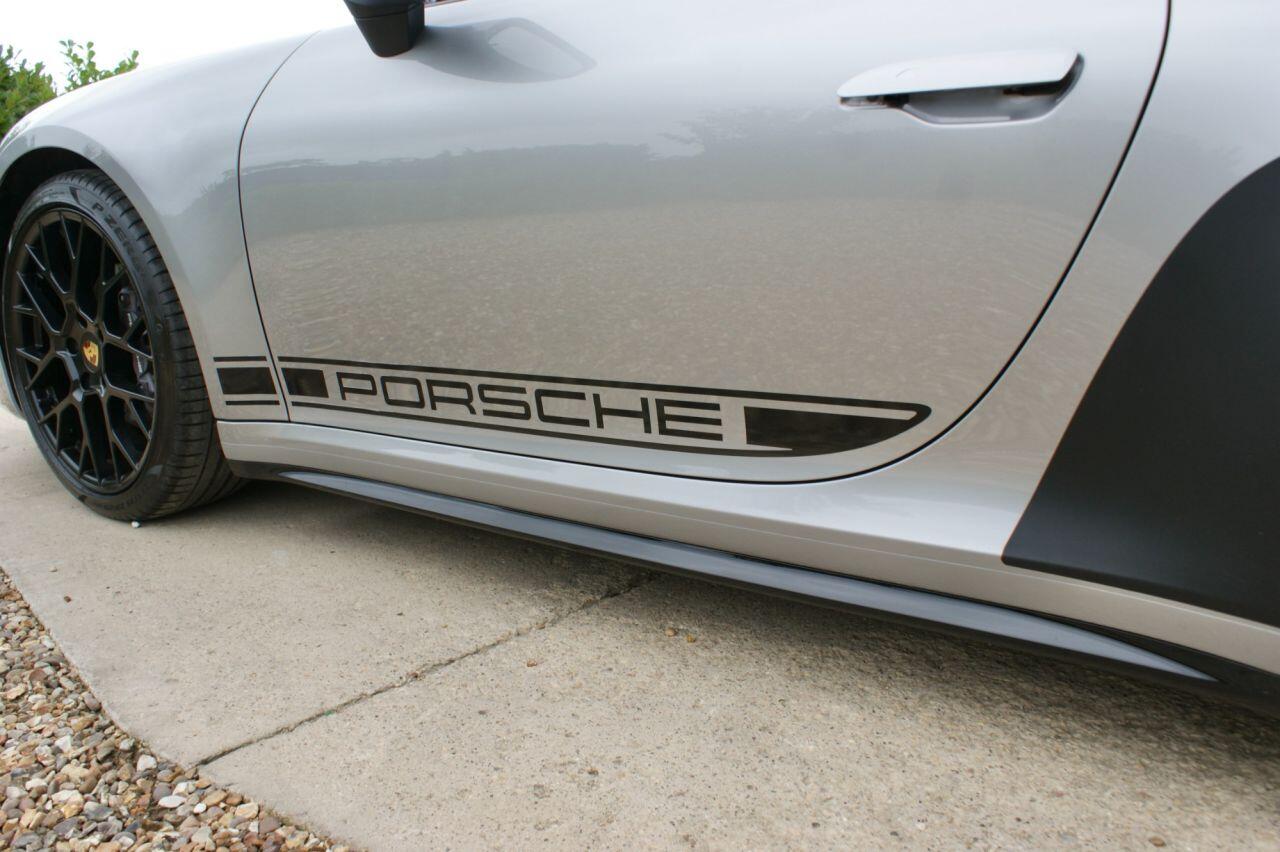 Porsche 911 view 38