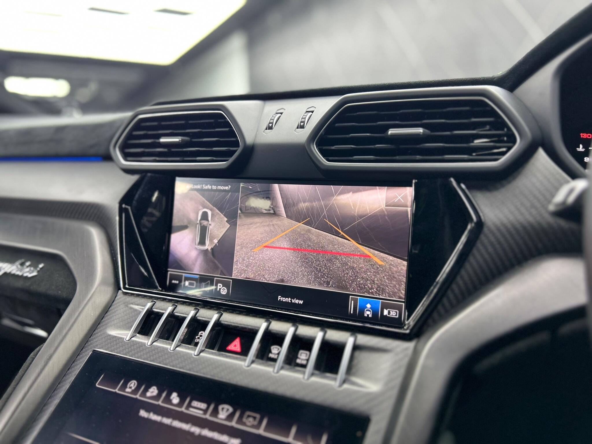 Lamborghini Urus view 45