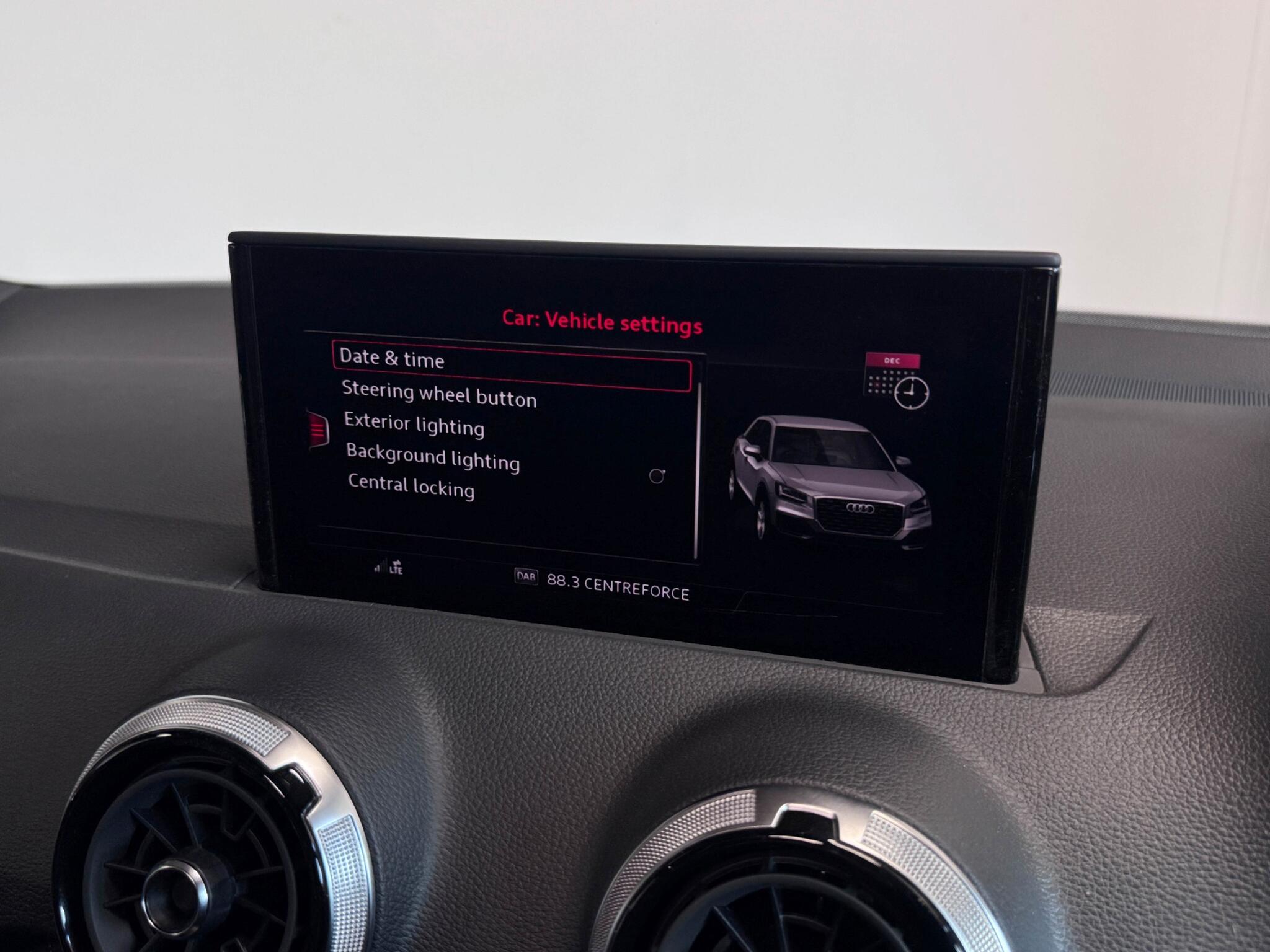 Audi SQ2 view 38
