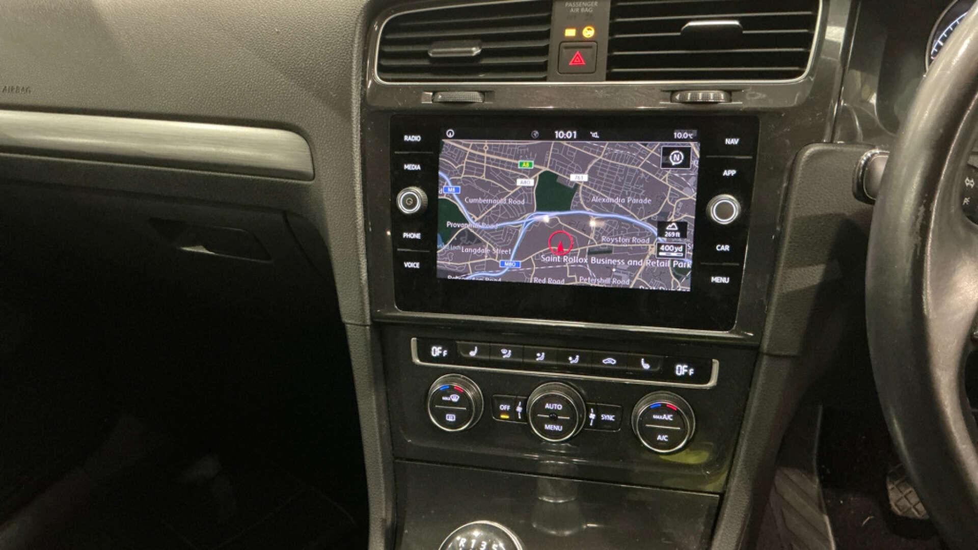 Volkswagen Golf view 11