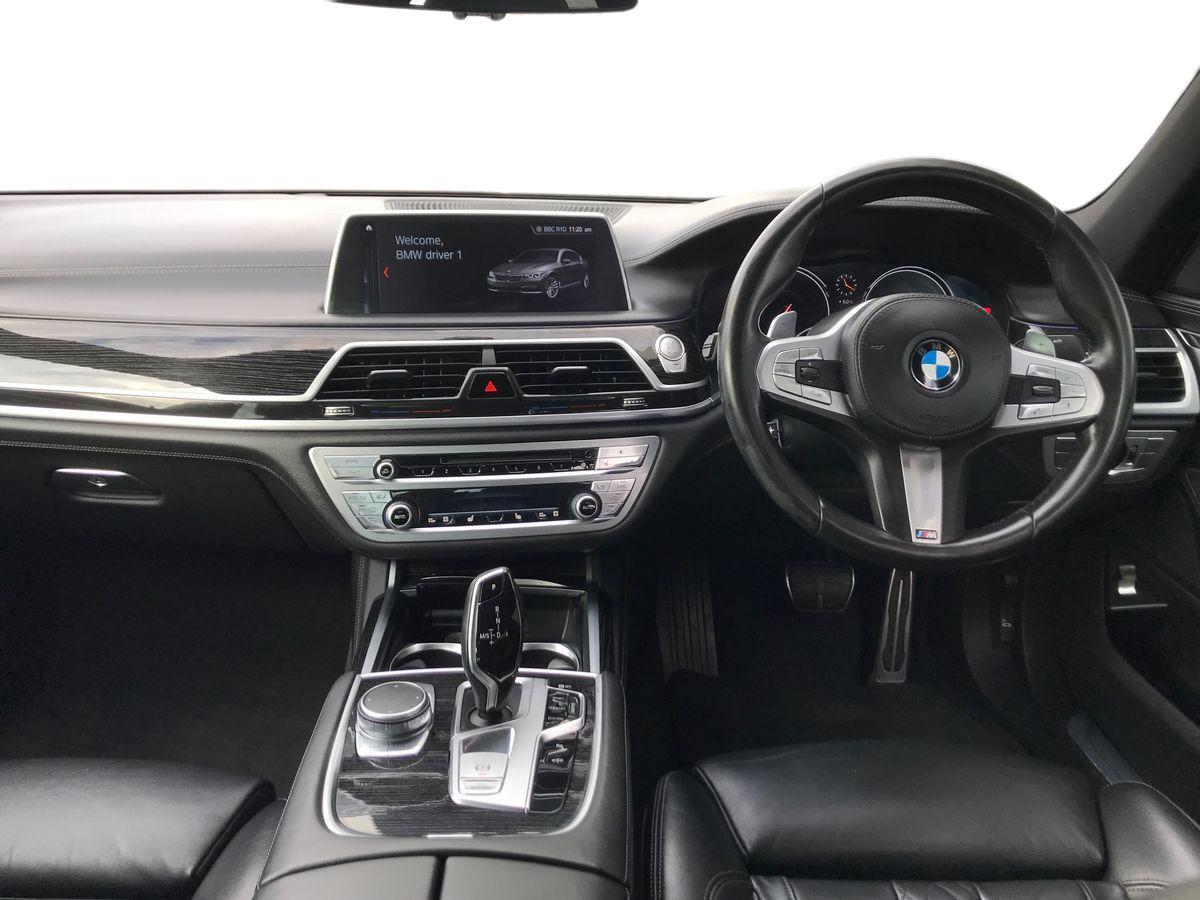 BMW 7 Series view 4