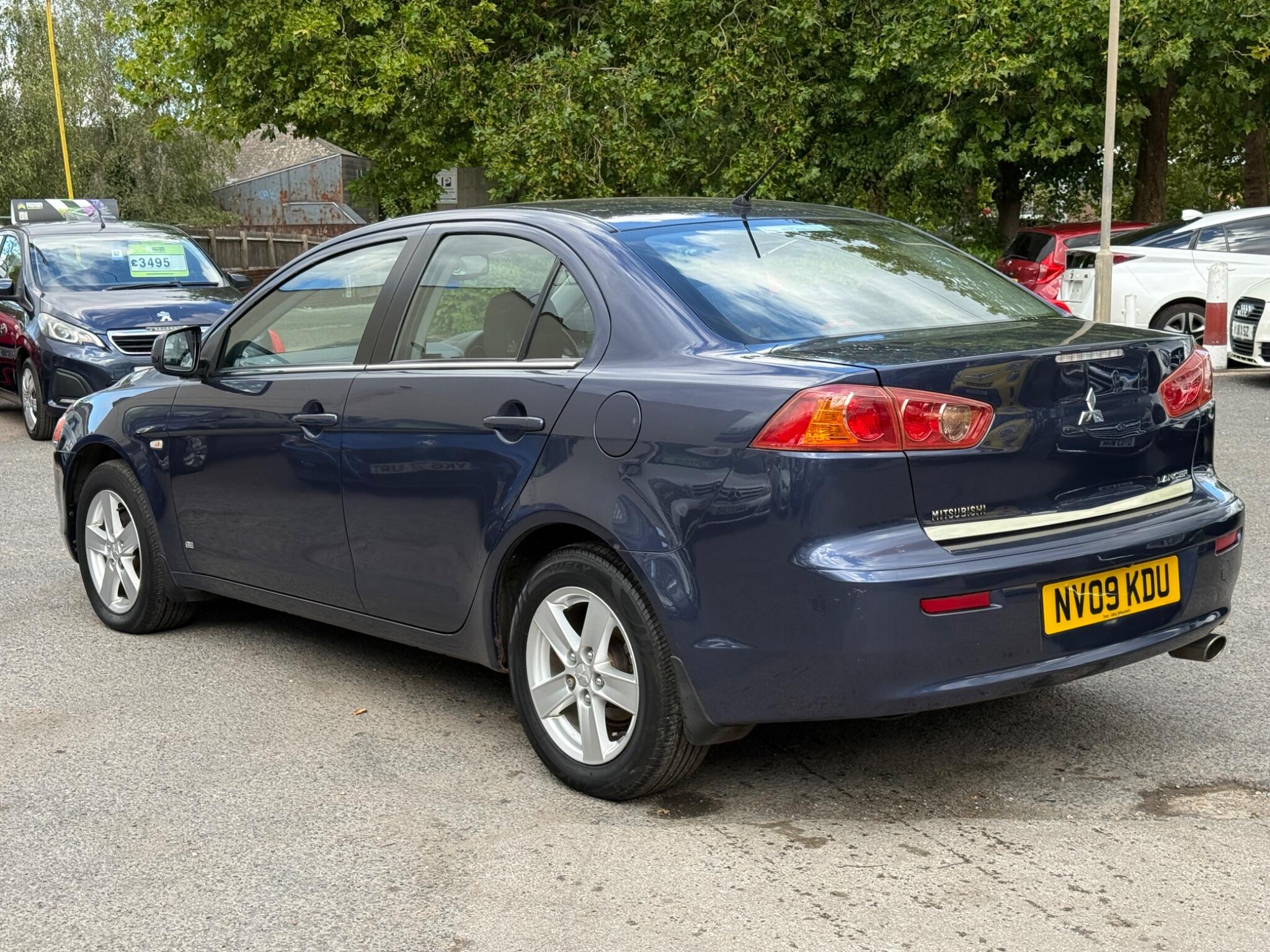 Mitsubishi Lancer - Image 13