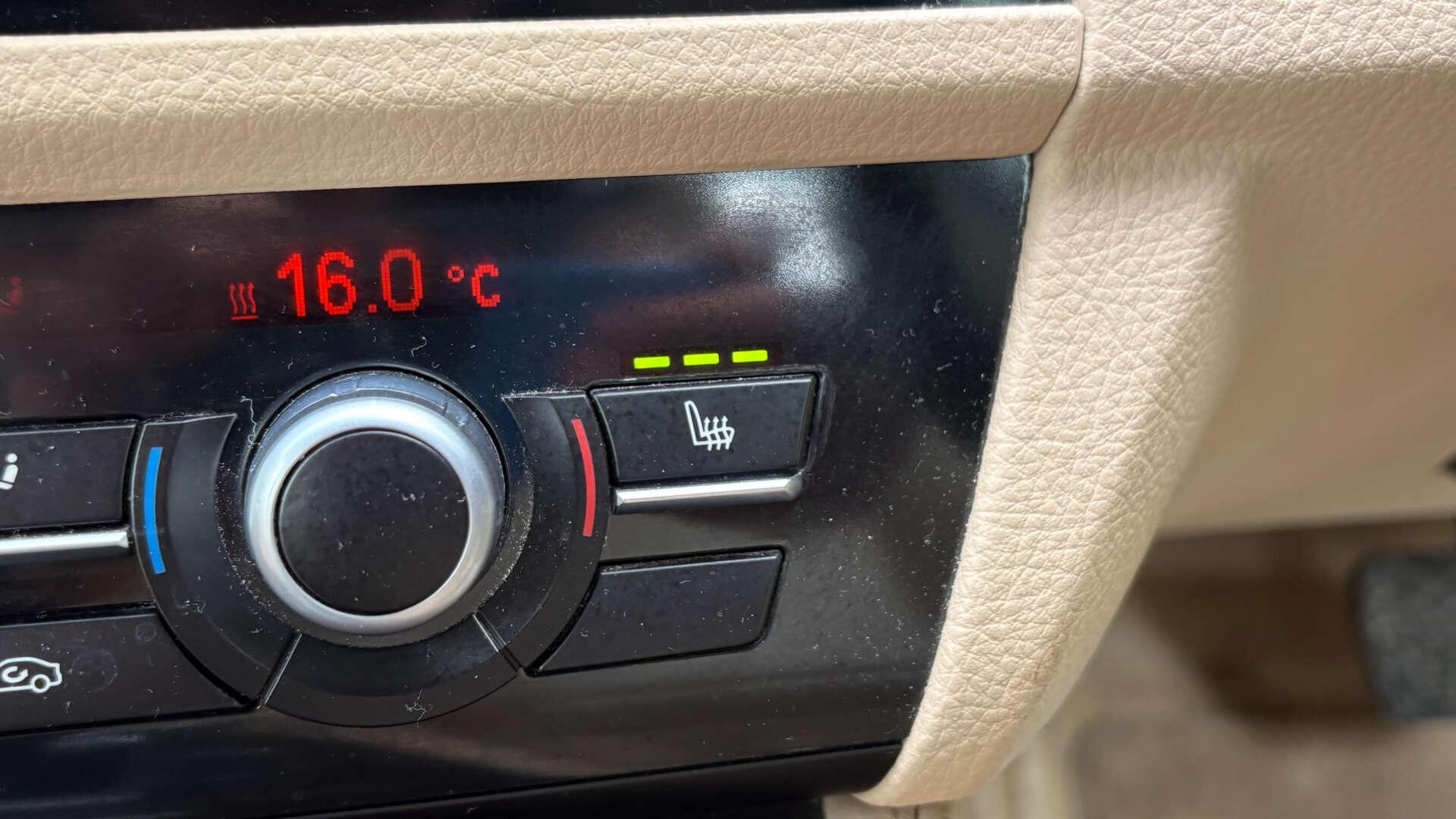 BMW 5 Series view 33