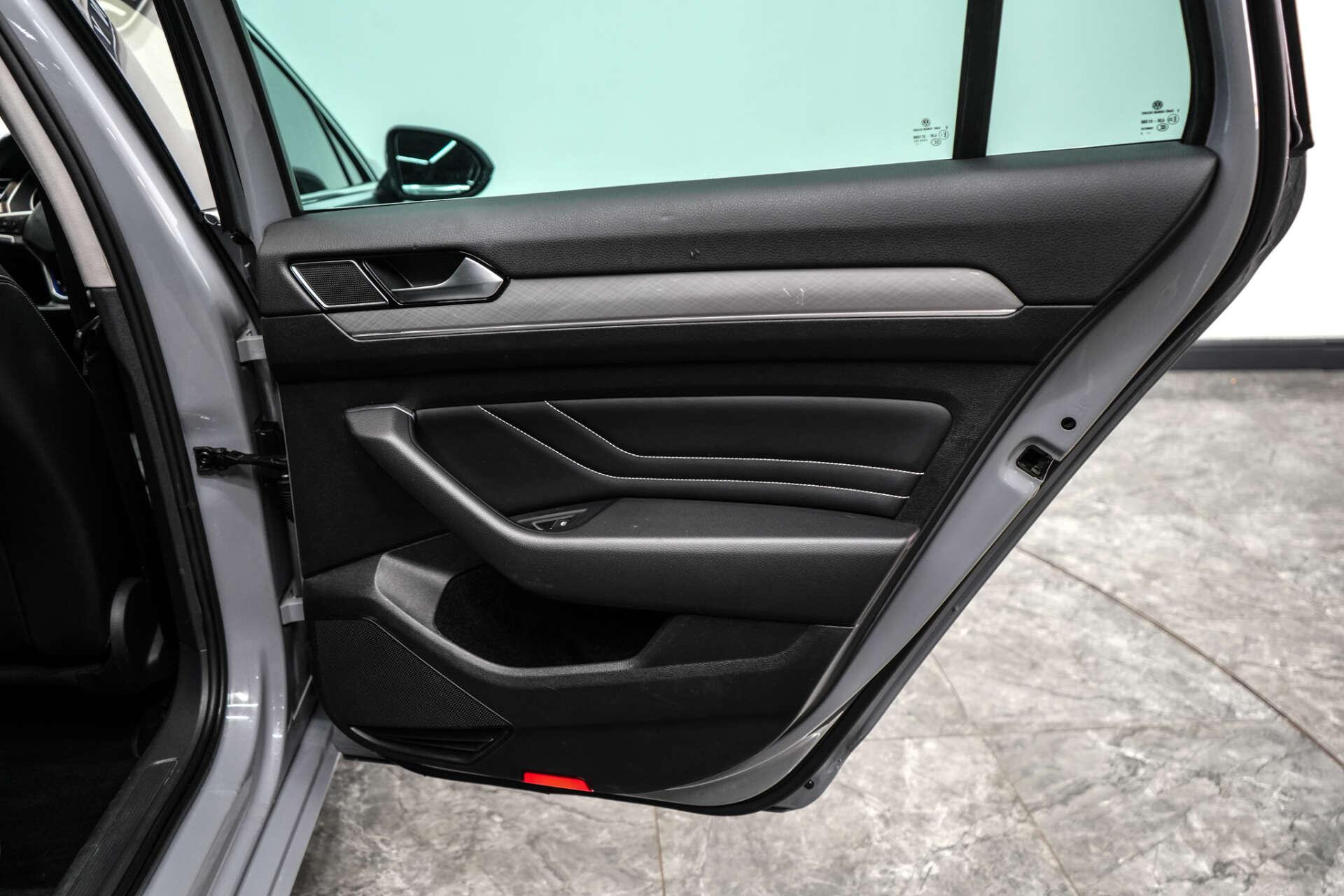Volkswagen Passat view 20