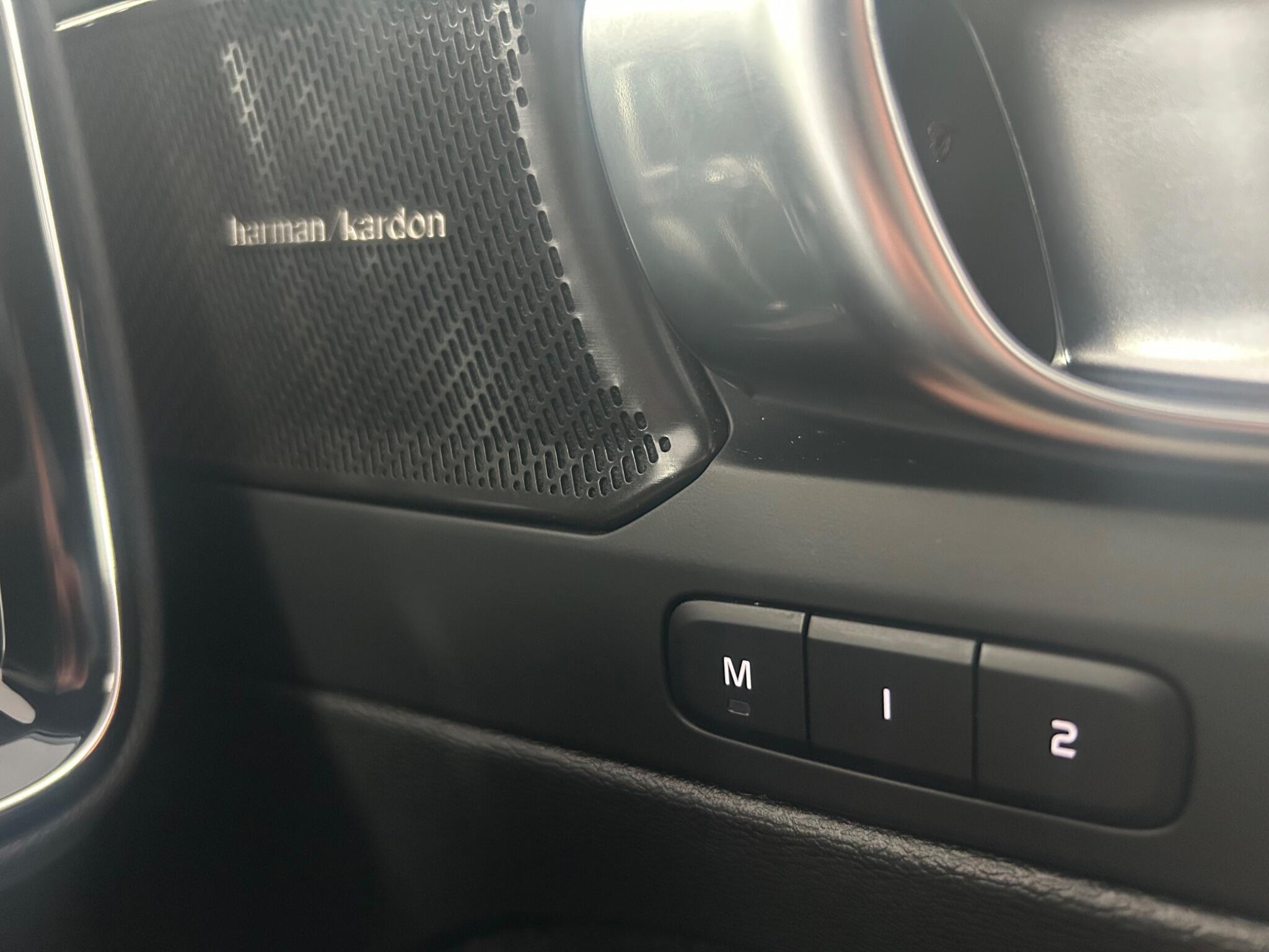Volvo XC40 view 18