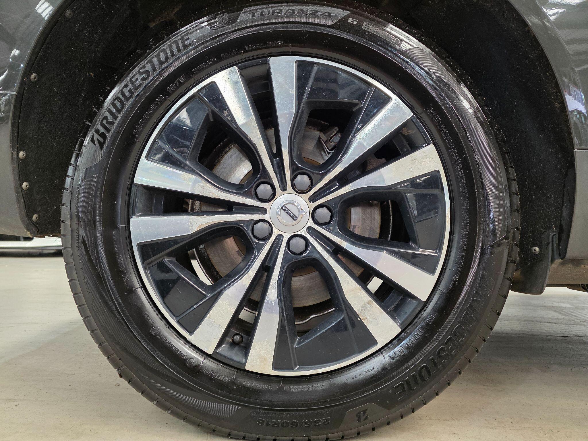 Volvo XC60 view 35