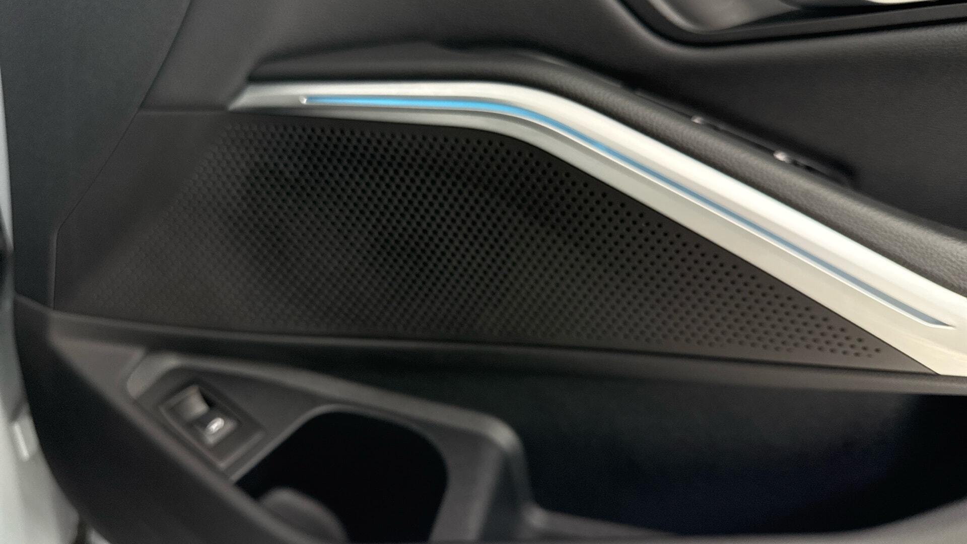 BMW 3 Series view 20