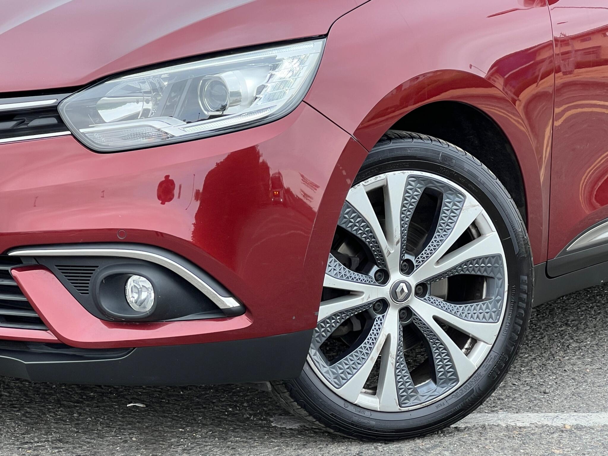 Renault Grand Scenic view 6