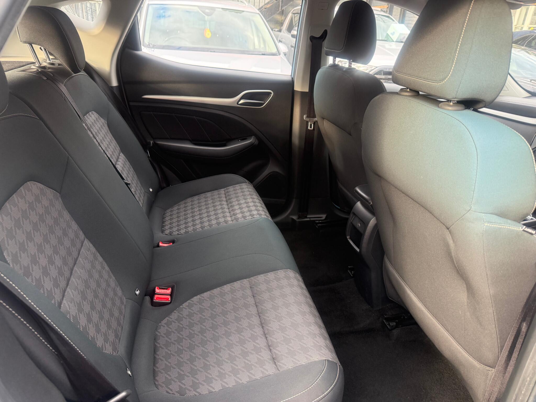 MG ZS view 11