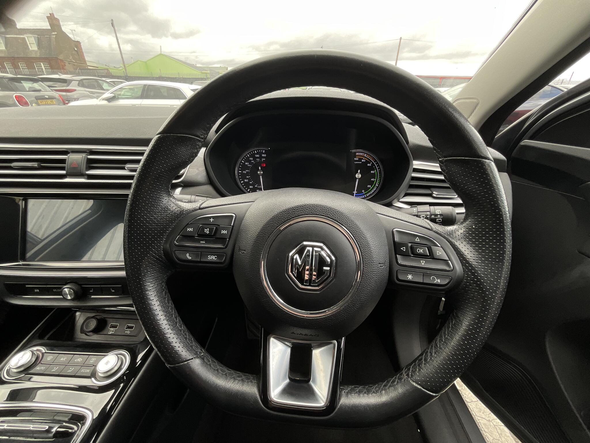 MG MG5 view 21