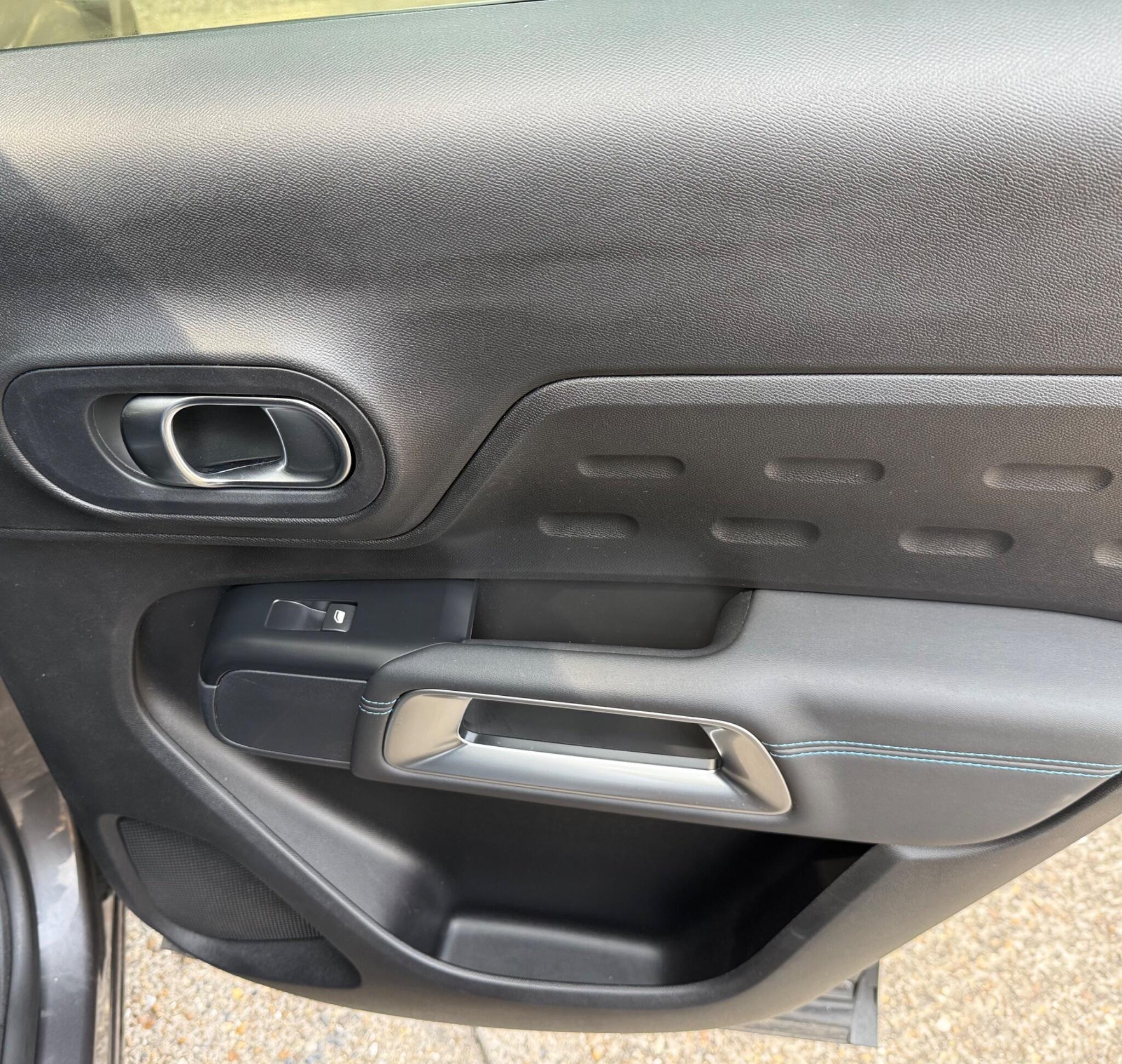 Citroen C5 Aircross view 20