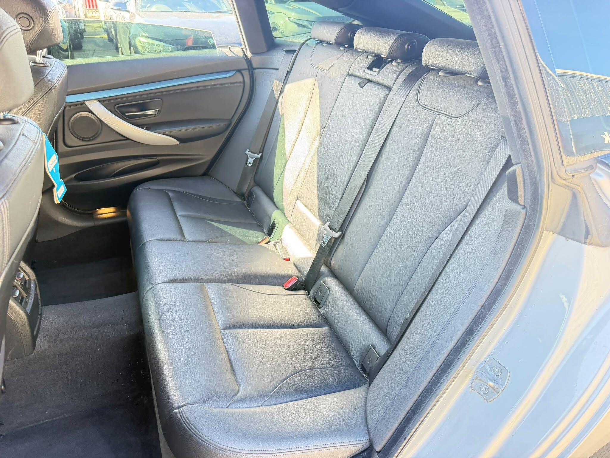 BMW 3 Series view 19