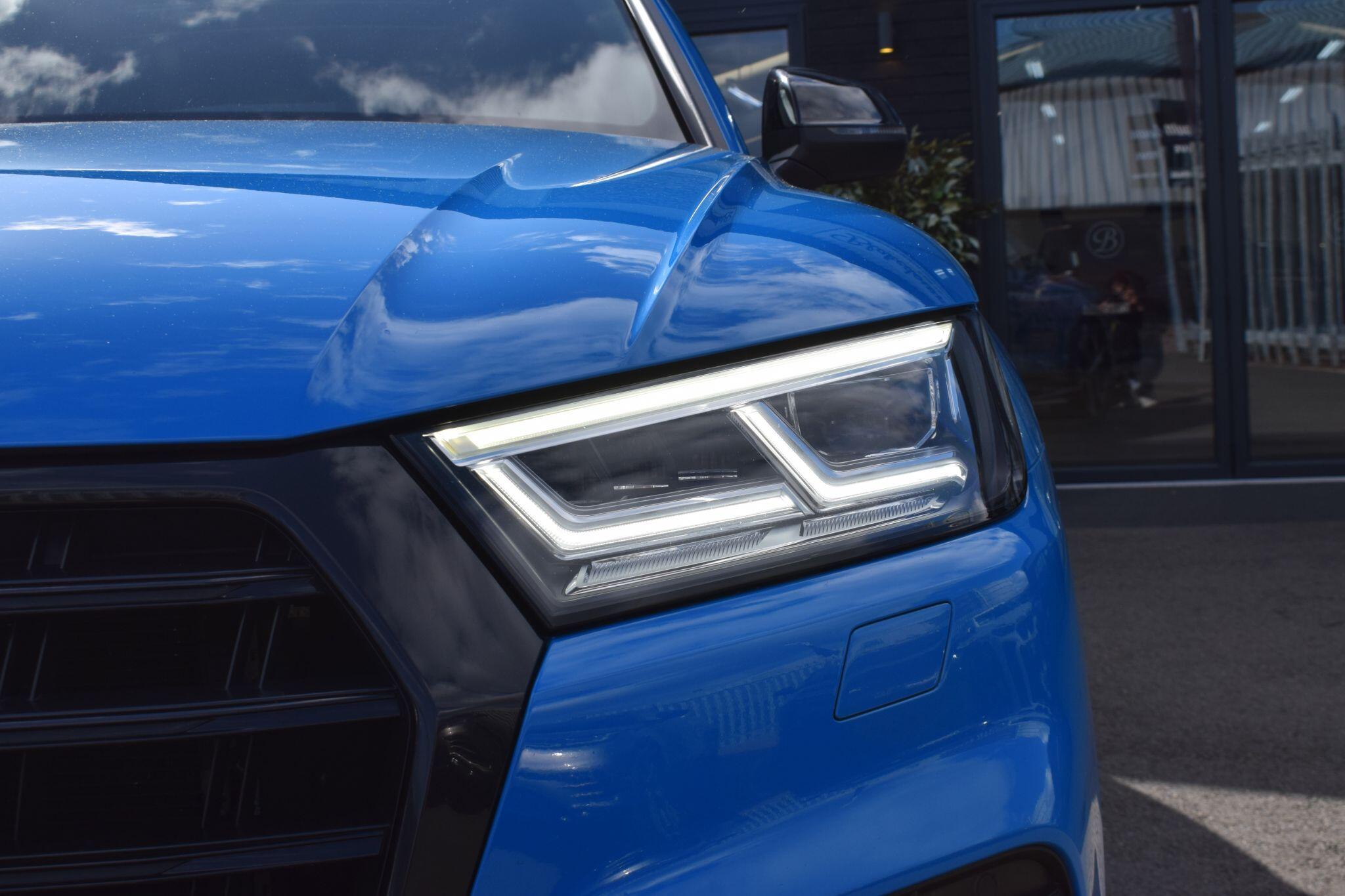 Audi SQ5 view 46