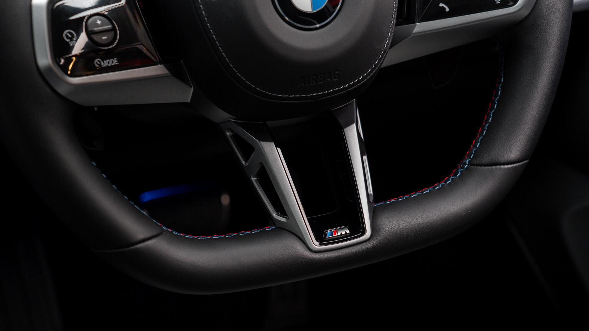 BMW M5 view 25