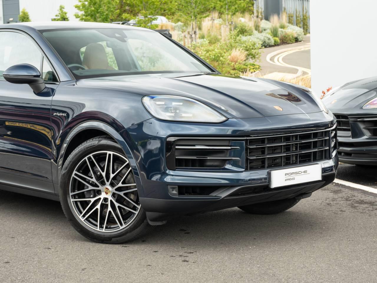 Porsche Cayenne view 14