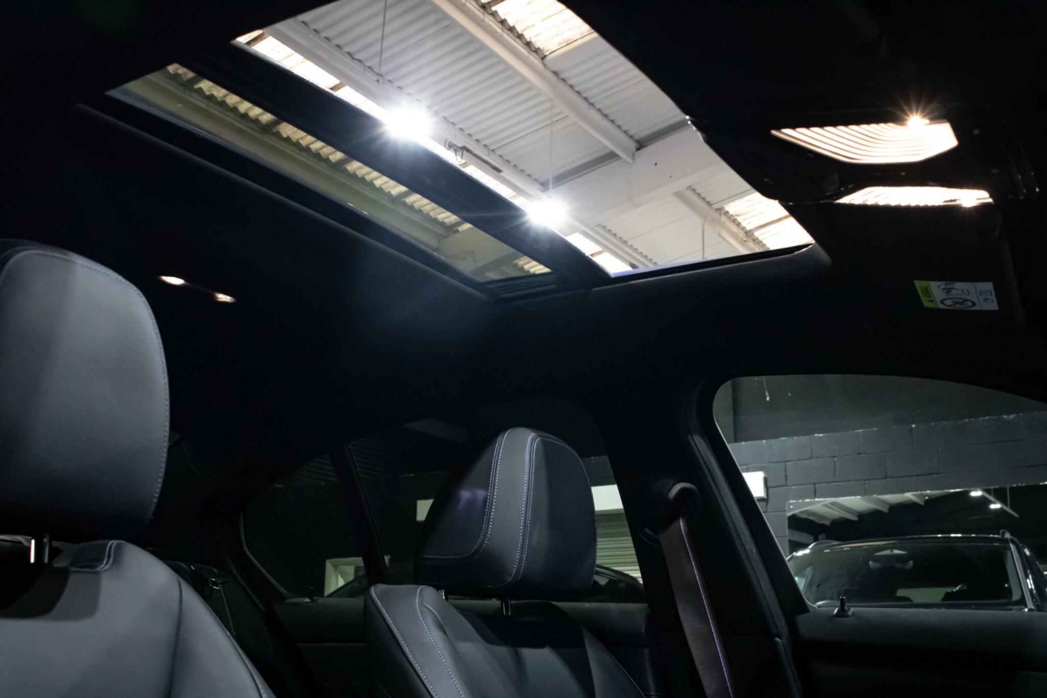 BMW 3 Series view 24