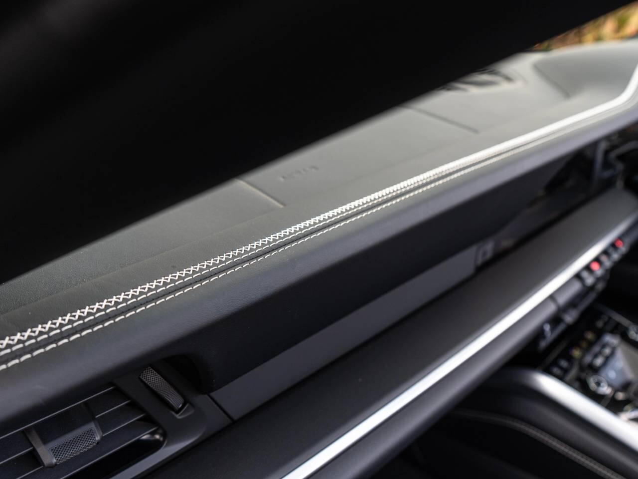 Porsche 911 view 37