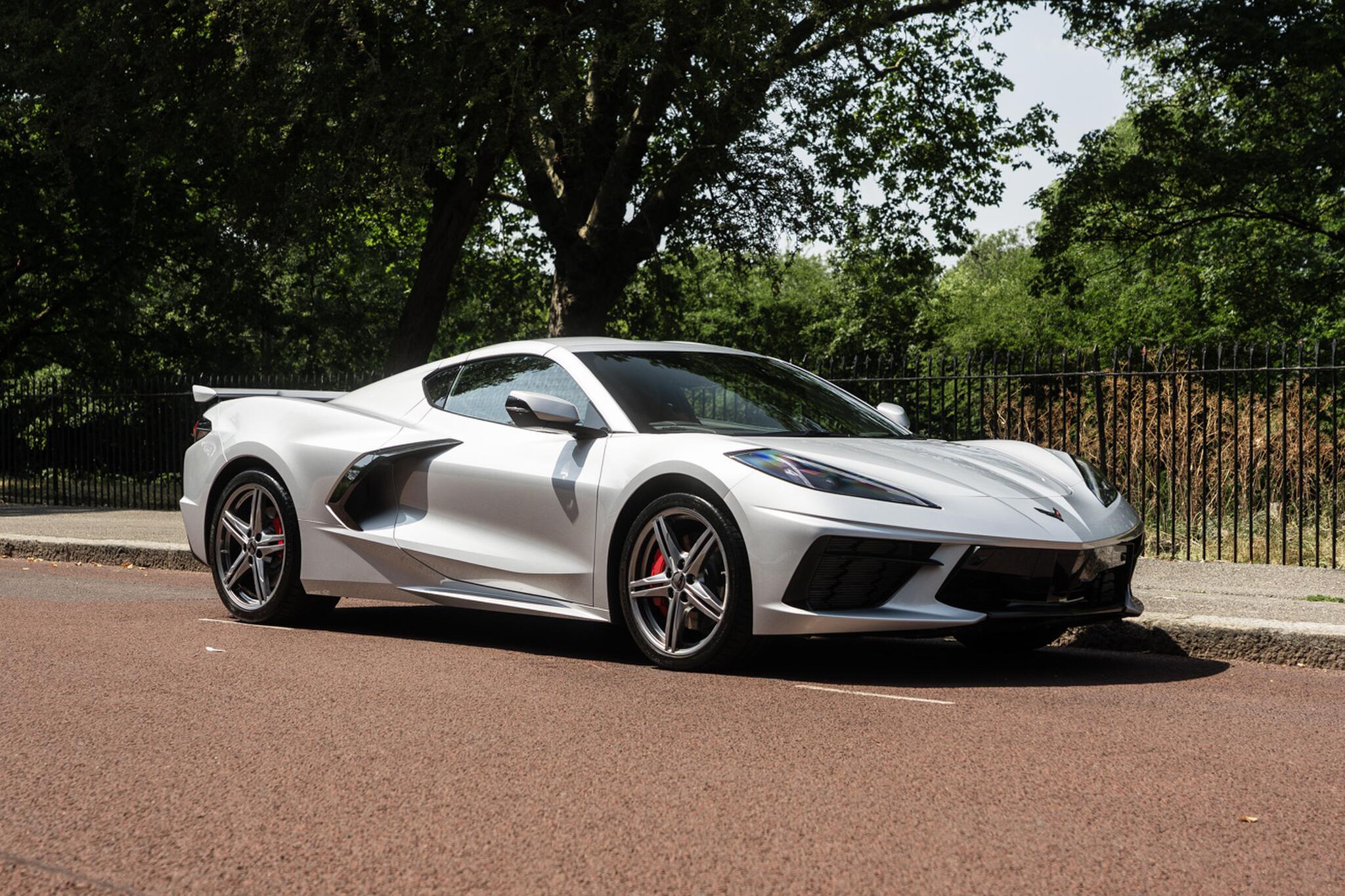 Chevrolet Corvette Stingray main image
